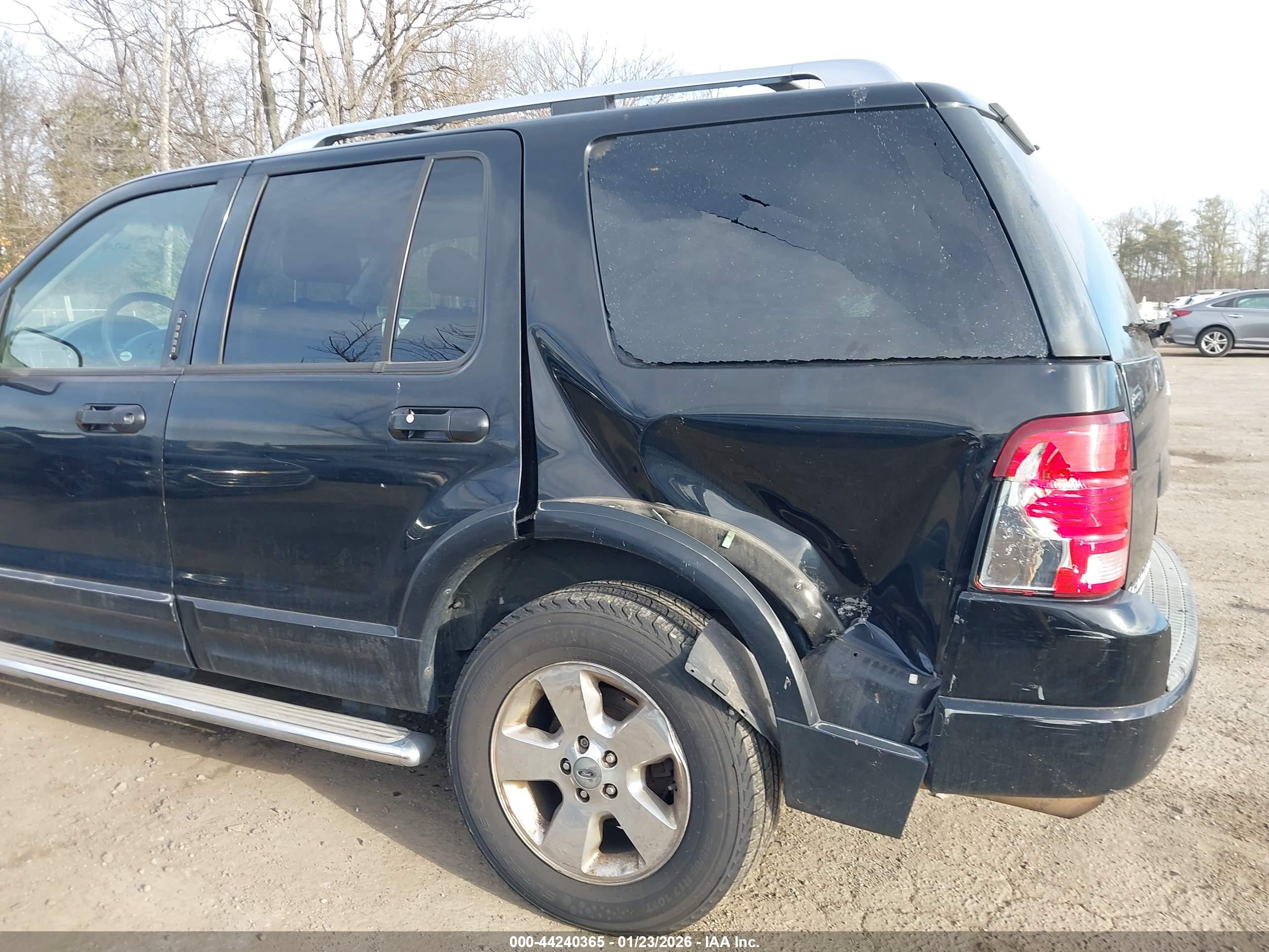 FORD EXPLORER image 6