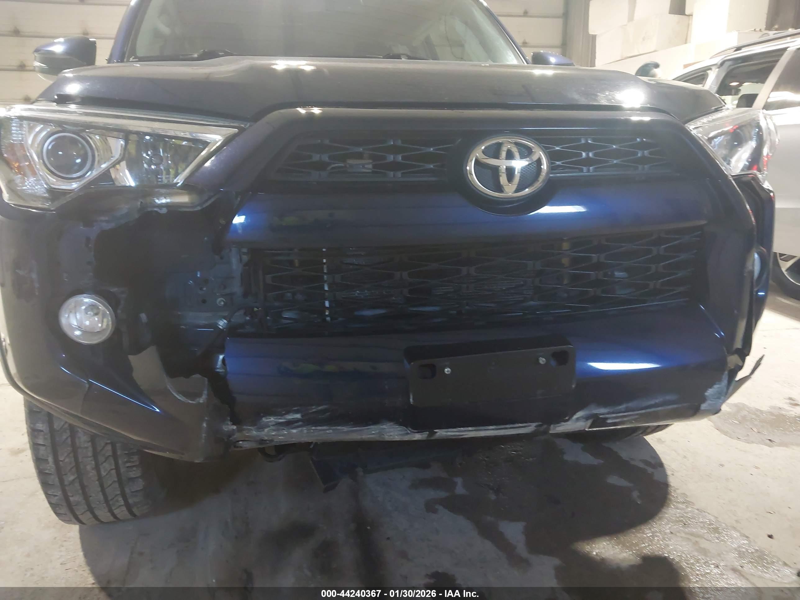 TOYOTA 4RUNNER image 6