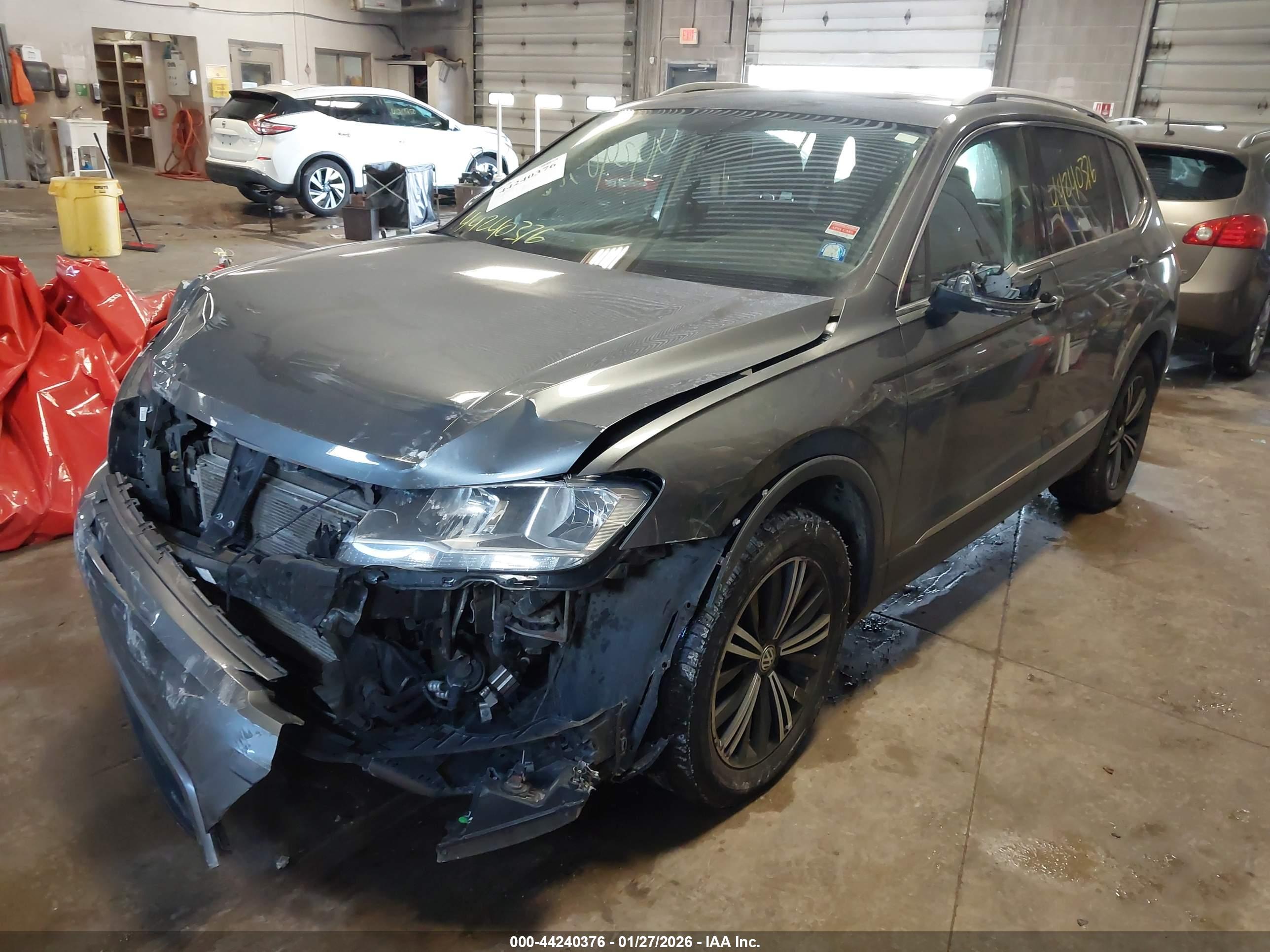 VOLKSWAGEN TIGUAN image 2
