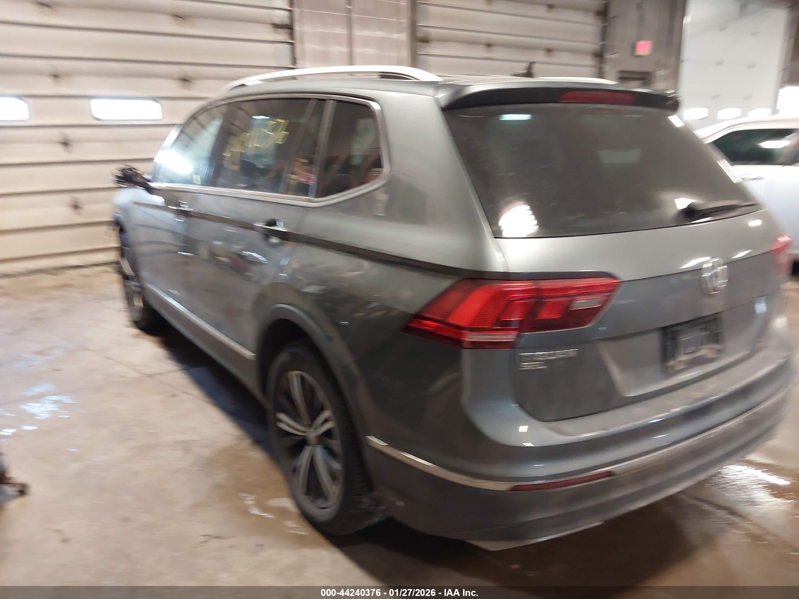 VOLKSWAGEN TIGUAN image 3