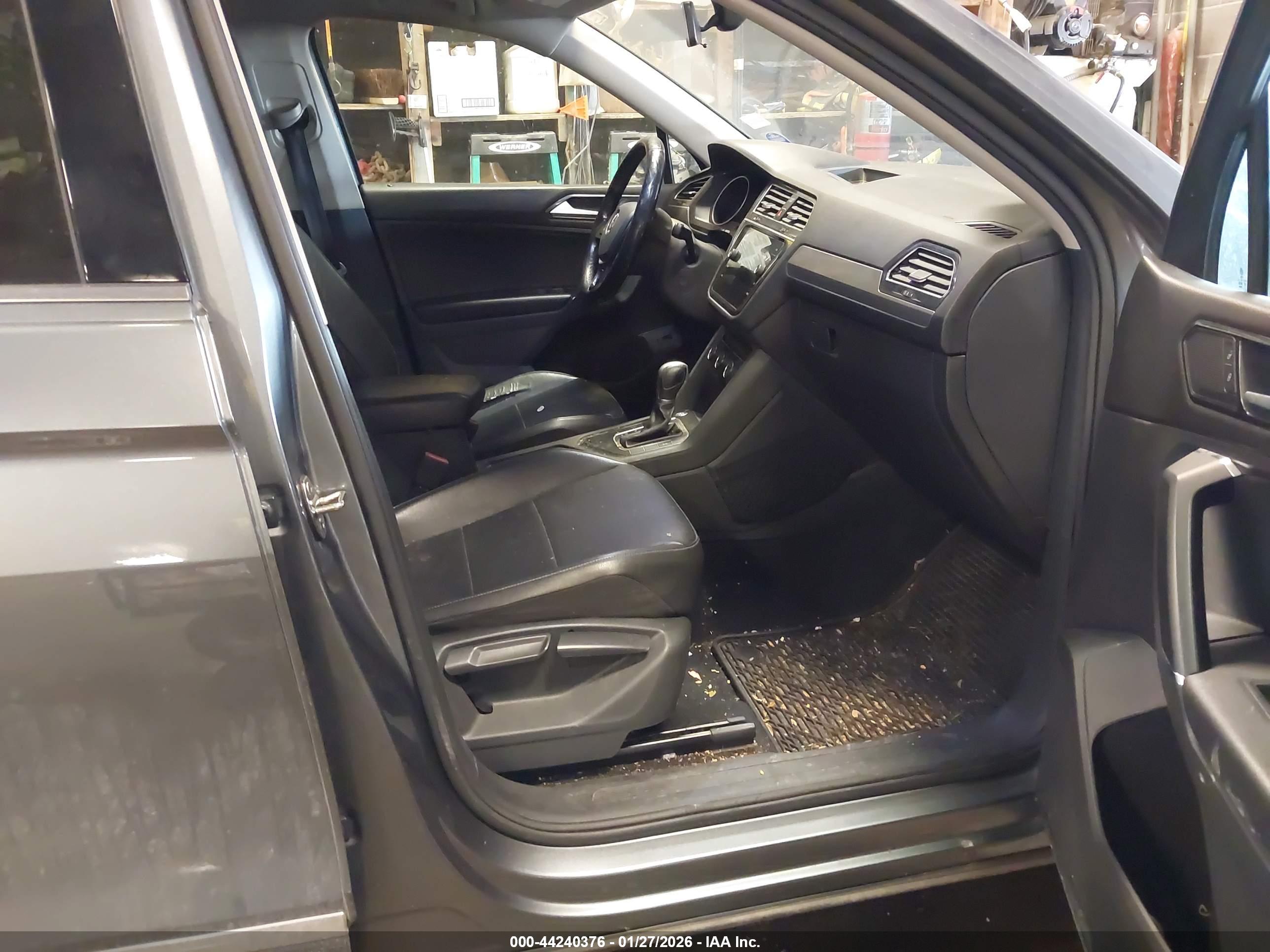 VOLKSWAGEN TIGUAN image 5