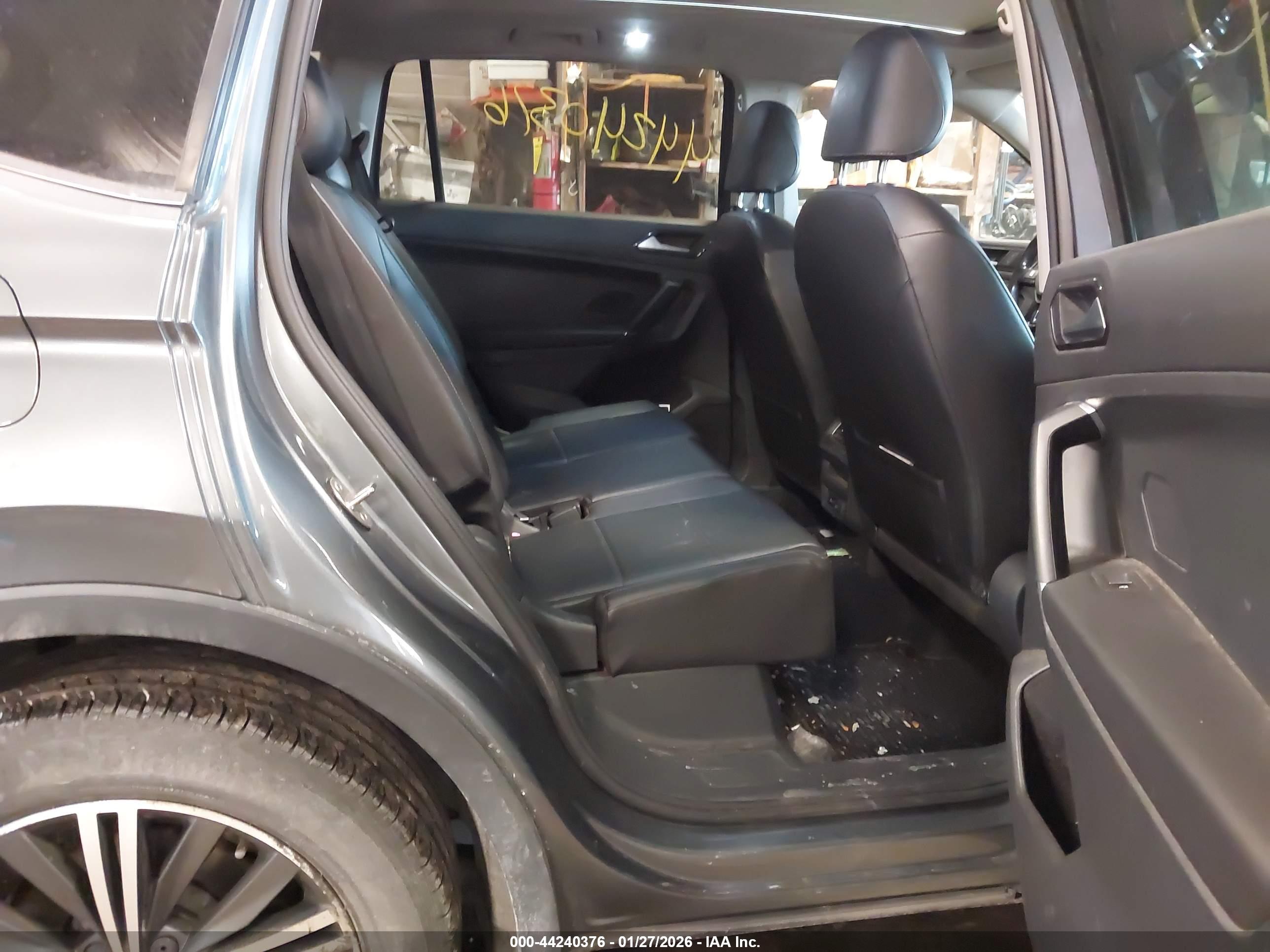VOLKSWAGEN TIGUAN image 8