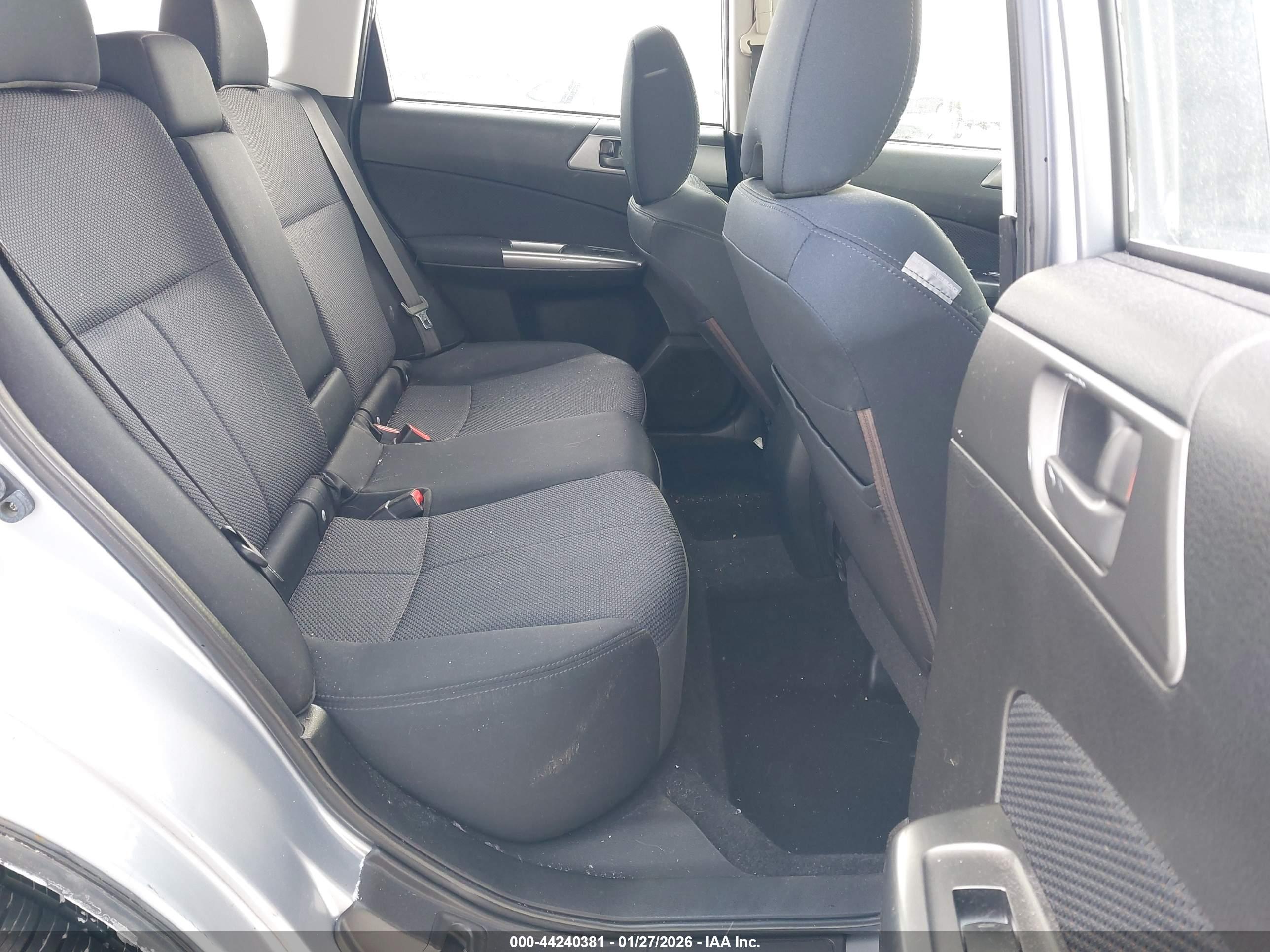 SUBARU FORESTER image 8