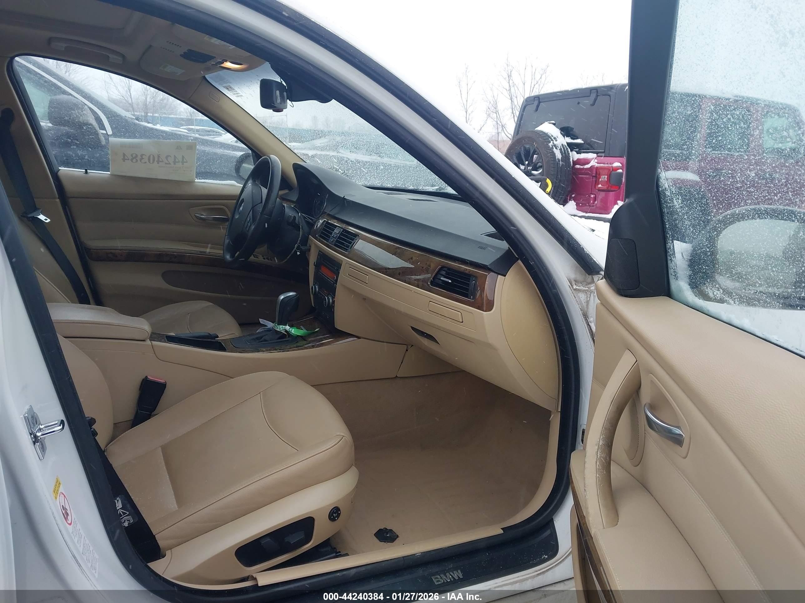 BMW 328XI image 5
