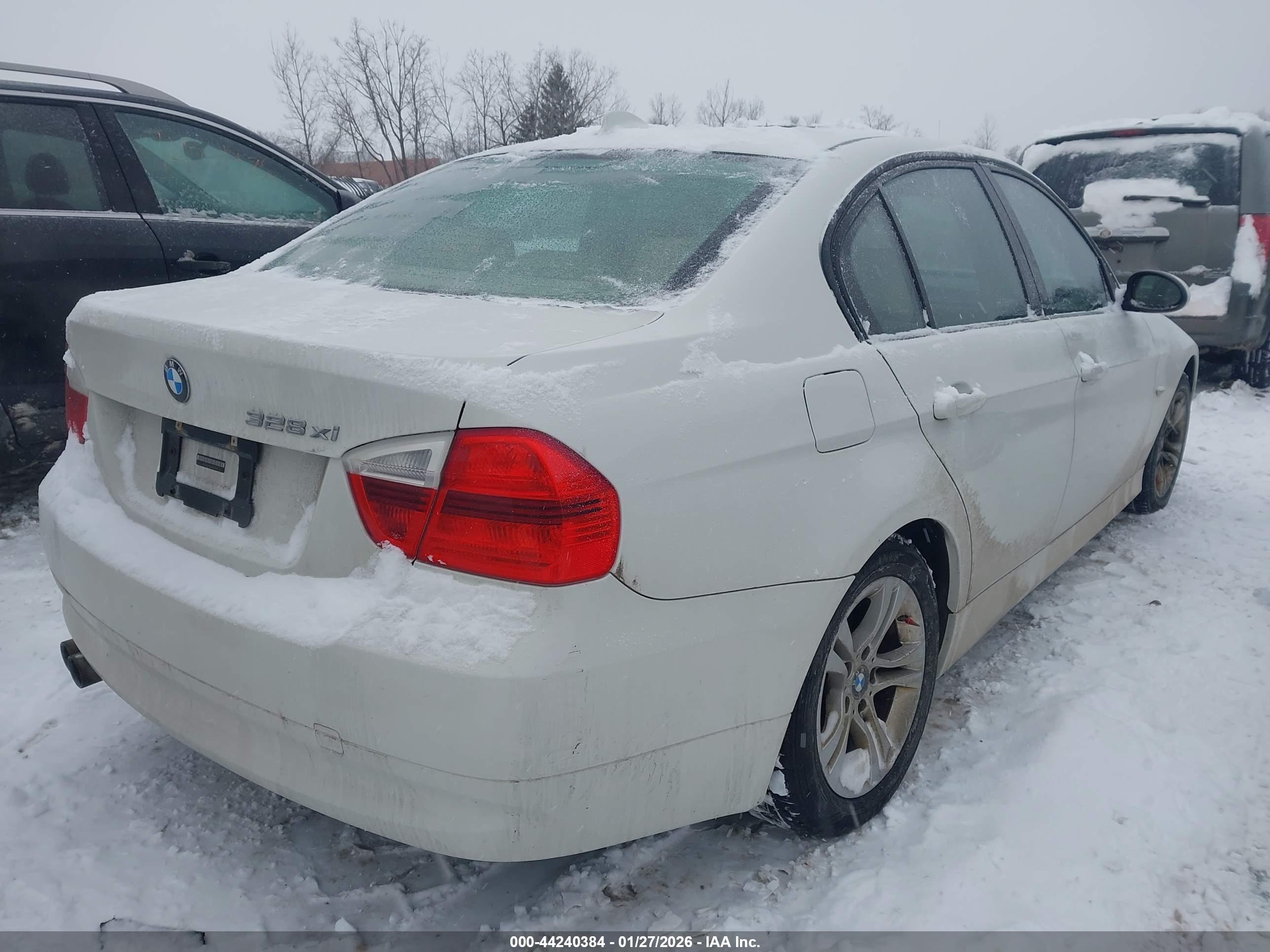 BMW 328XI image 6