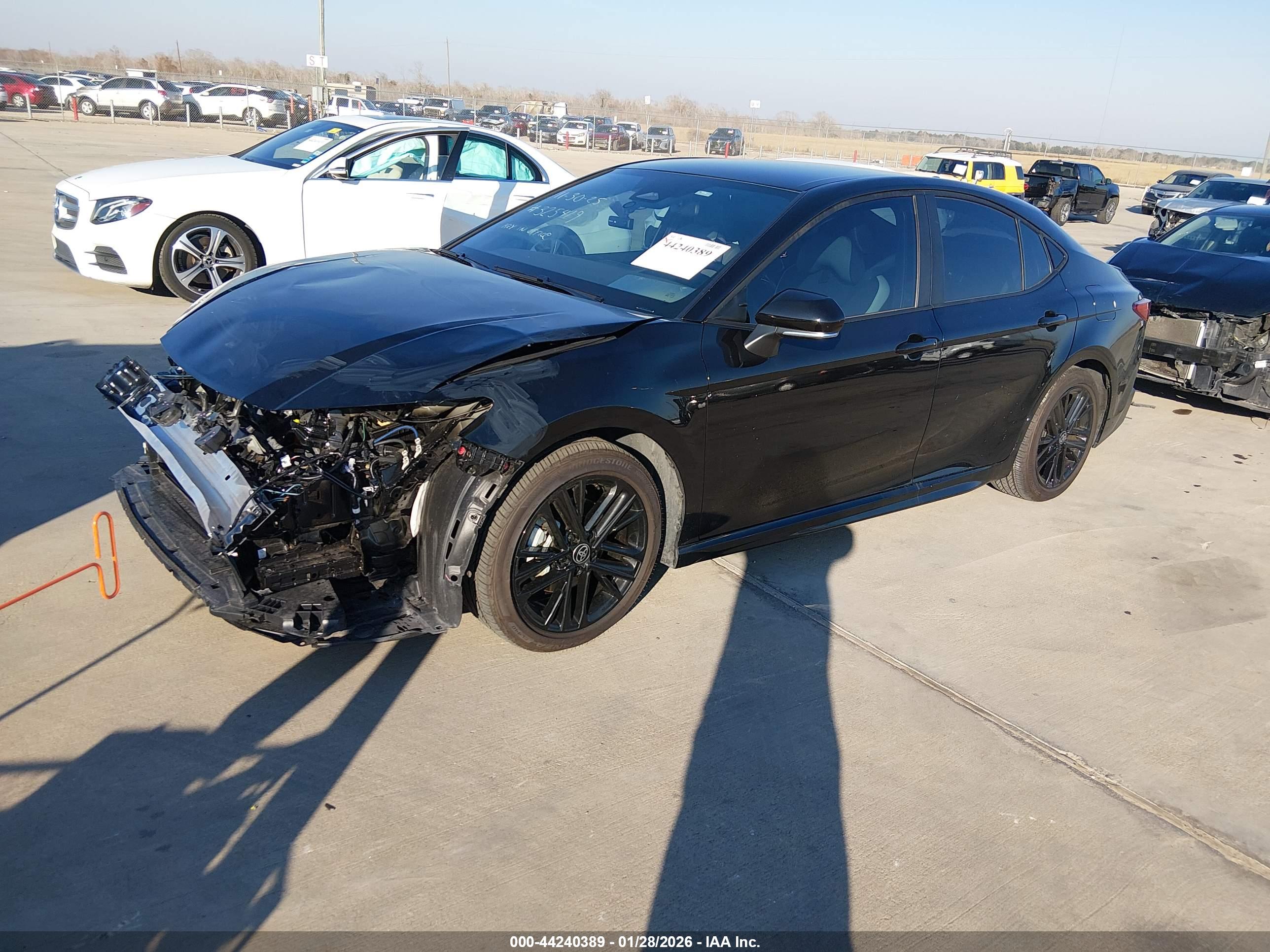 TOYOTA CAMRY image 2