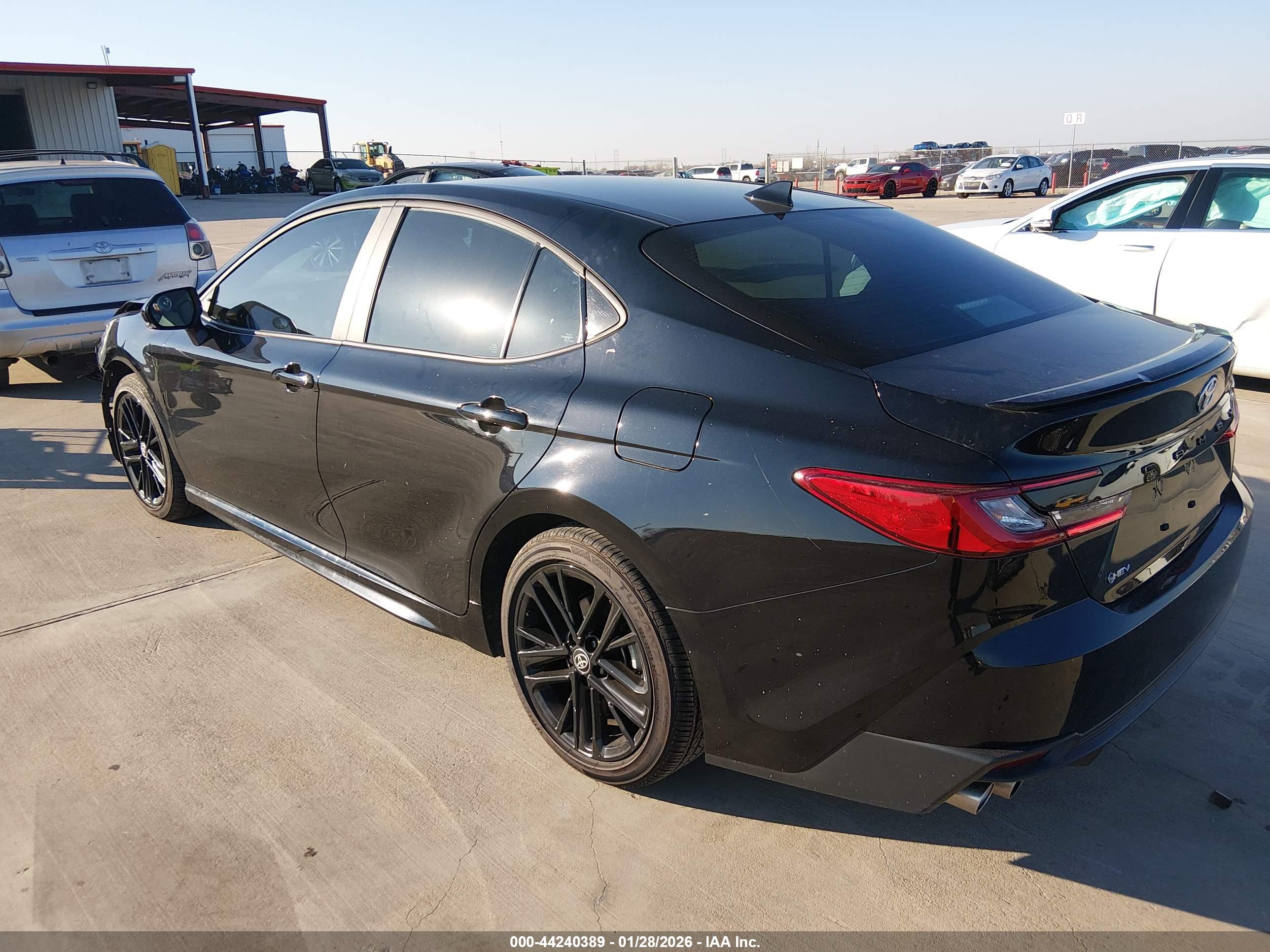 TOYOTA CAMRY image 3