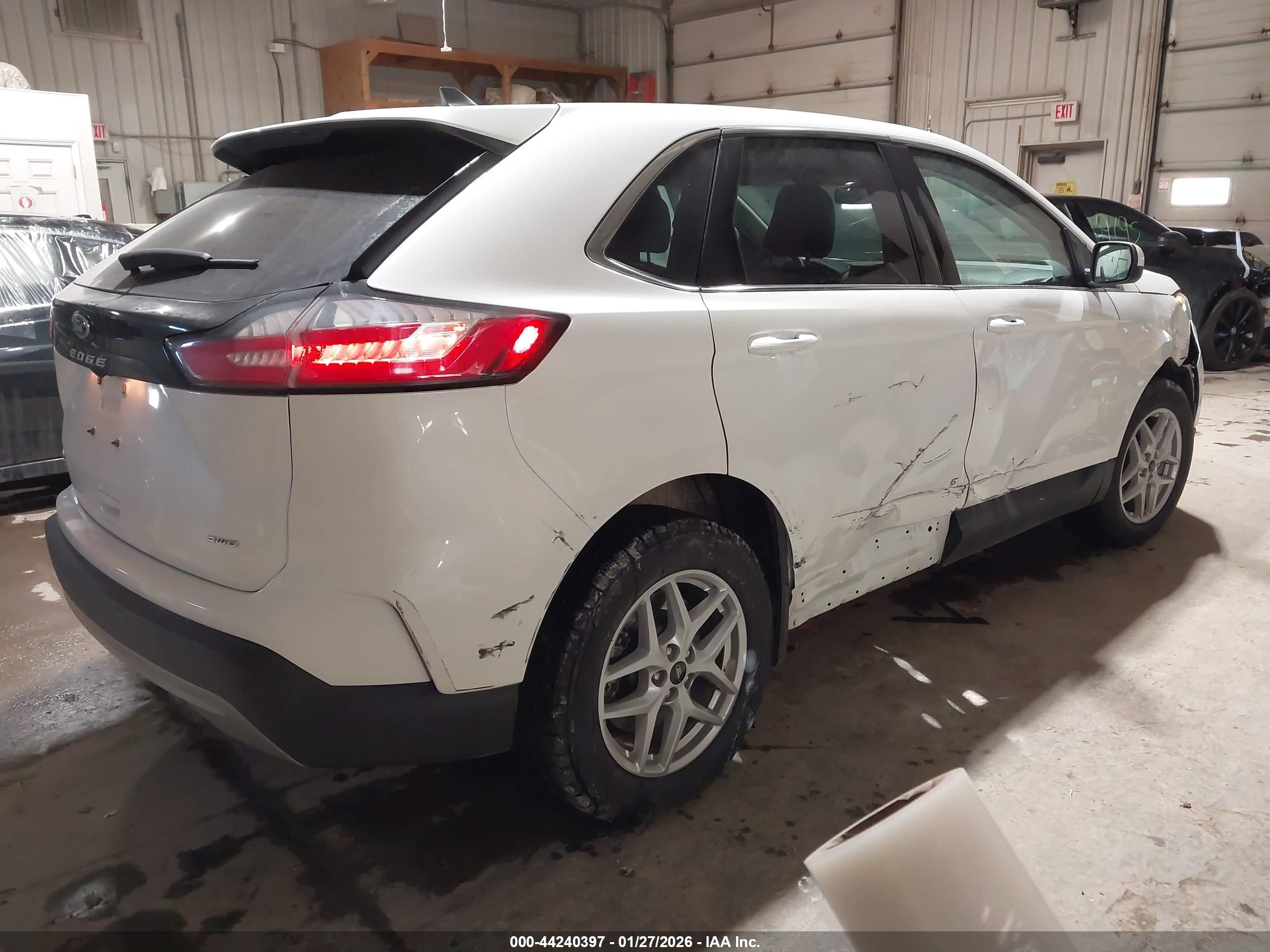 FORD EDGE image 4