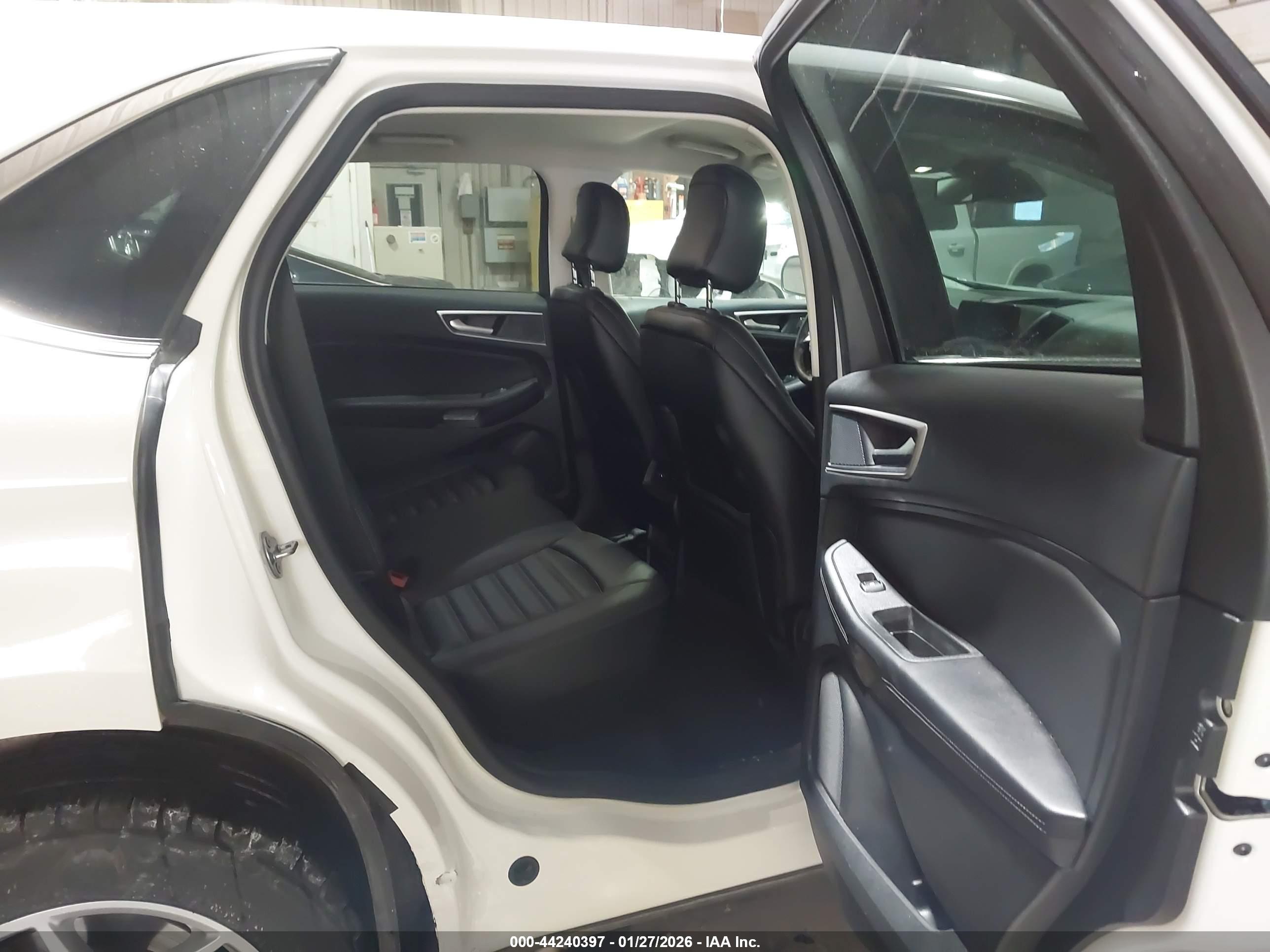 FORD EDGE image 8