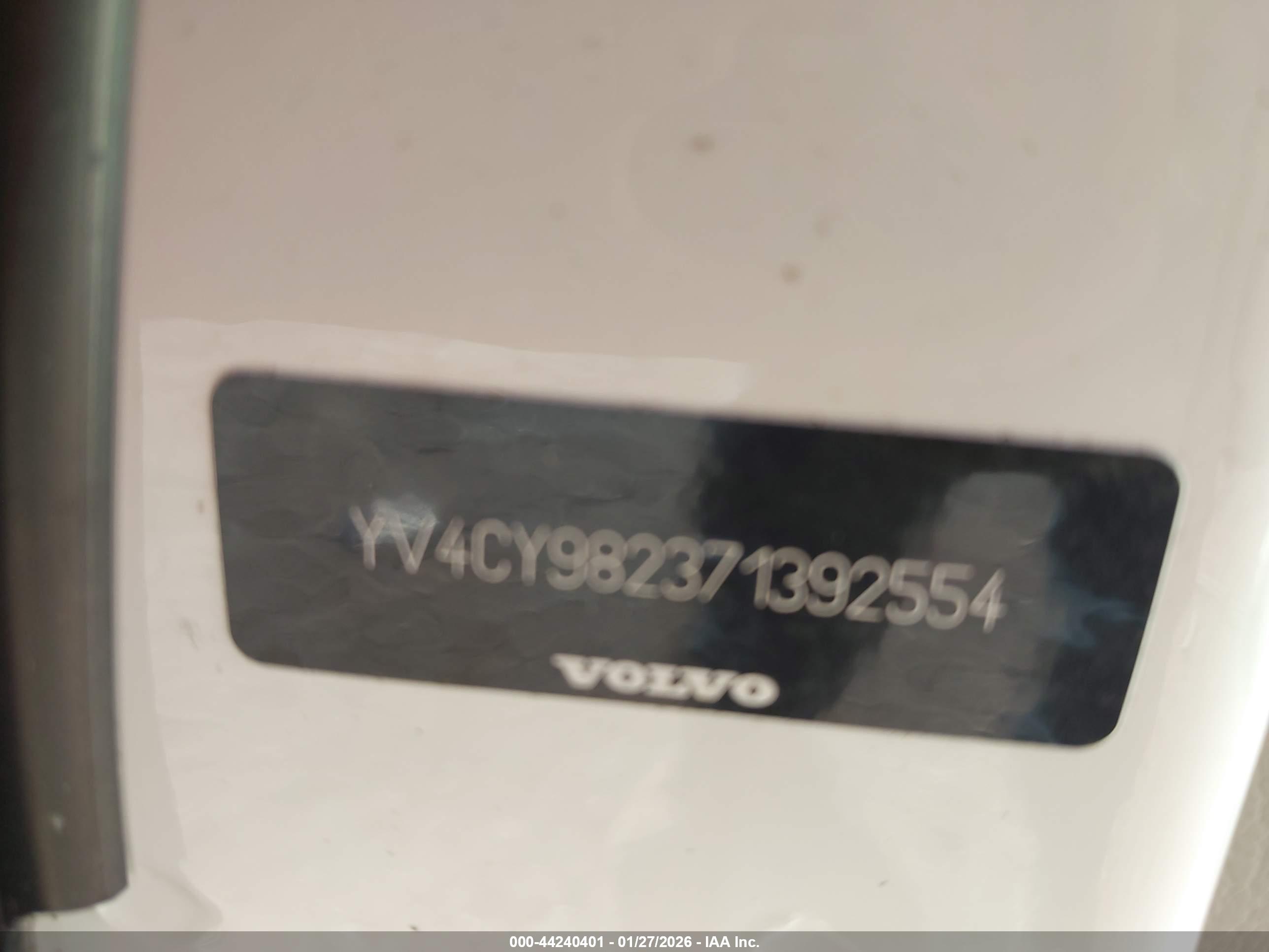 VOLVO XC90 image 9