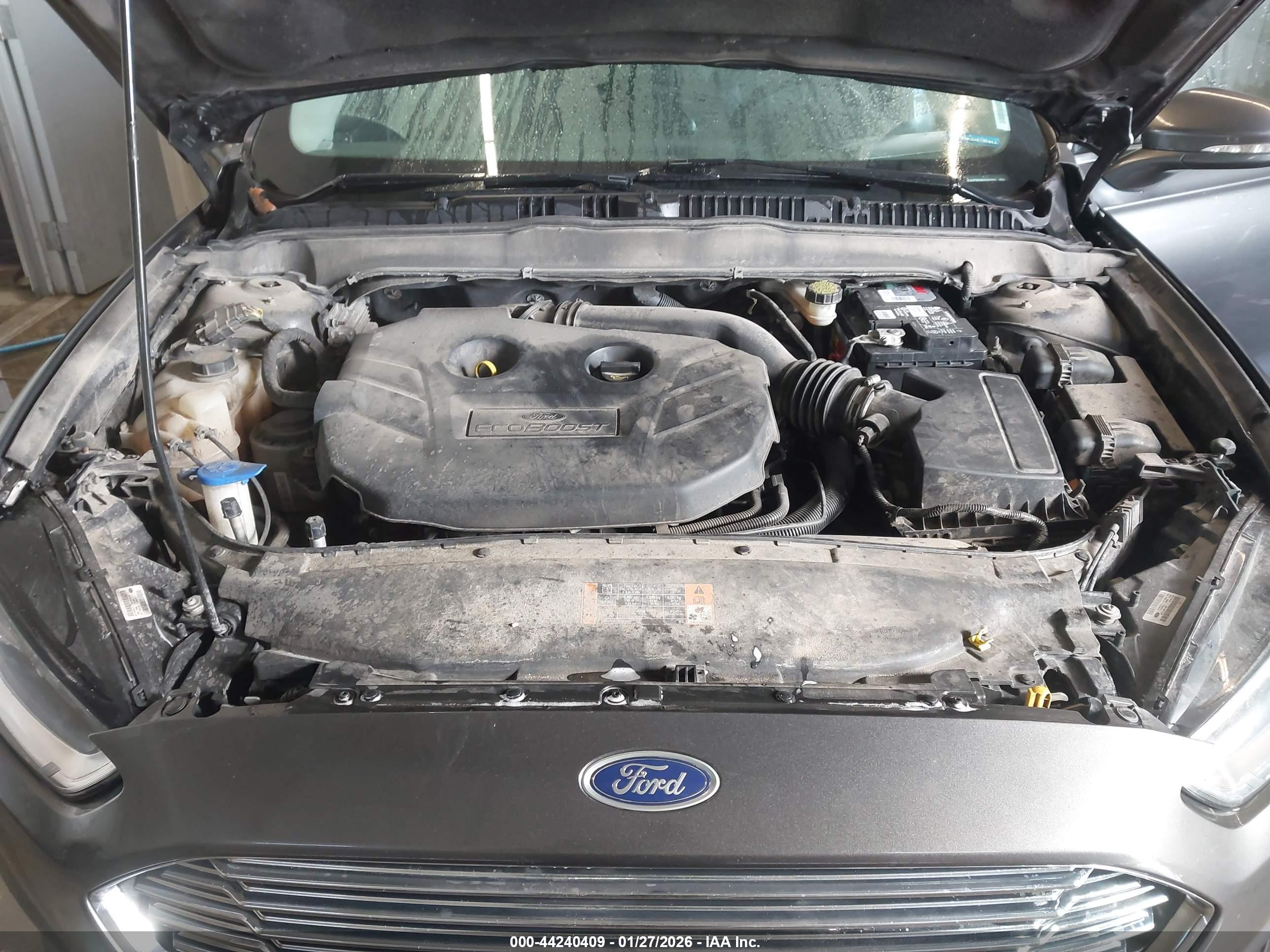 FORD FUSION image 10