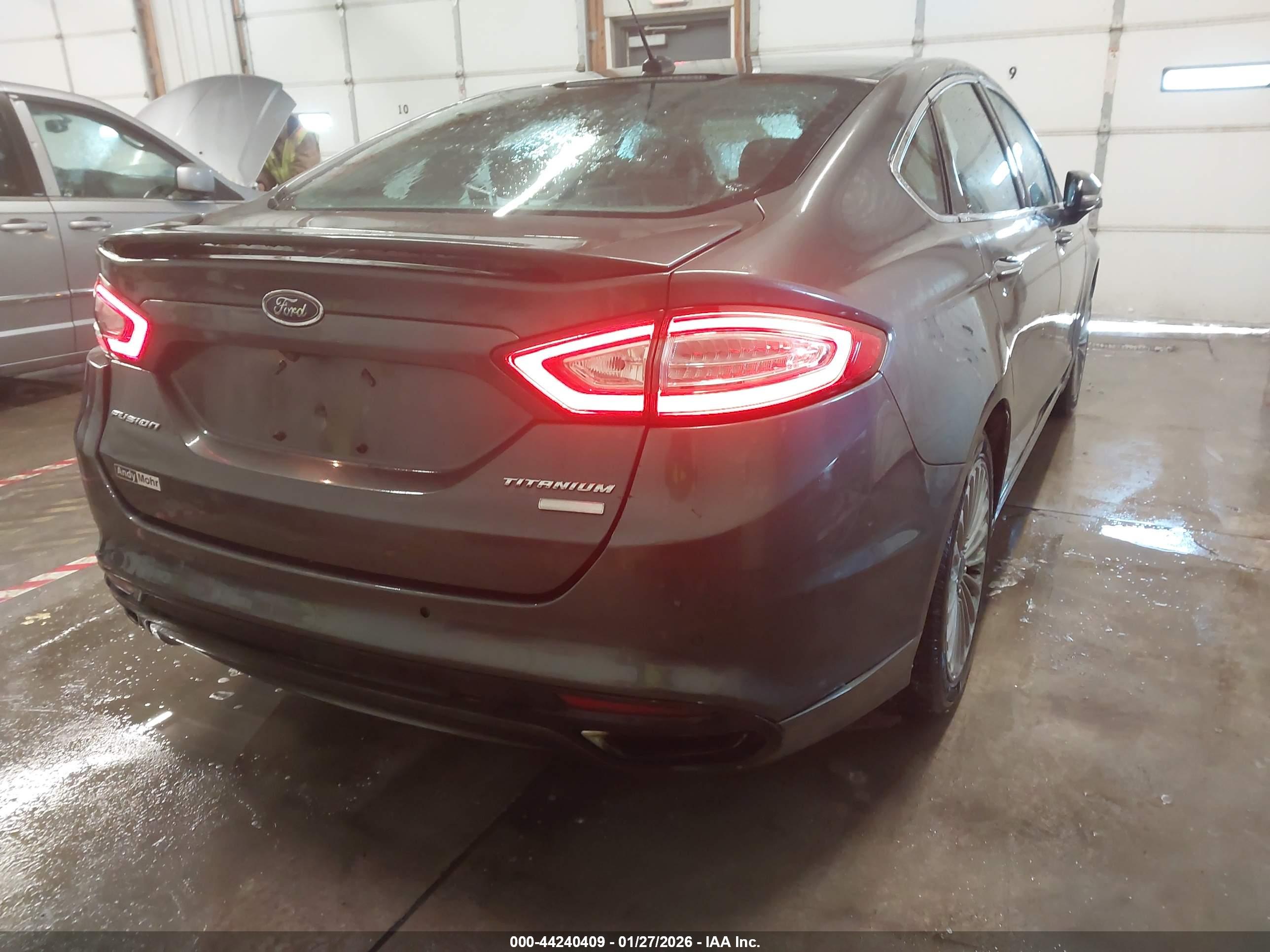 FORD FUSION image 4