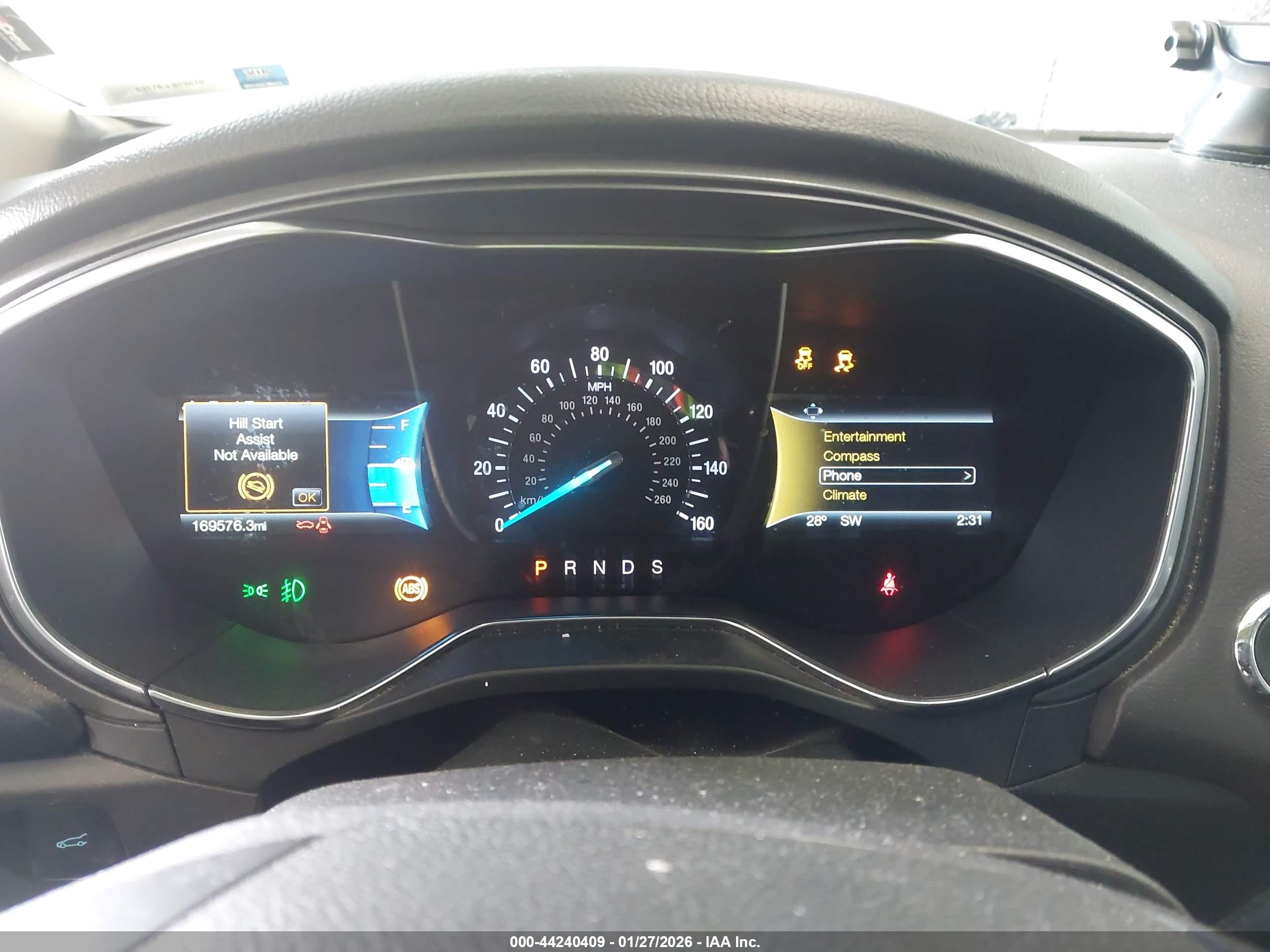 FORD FUSION image 7