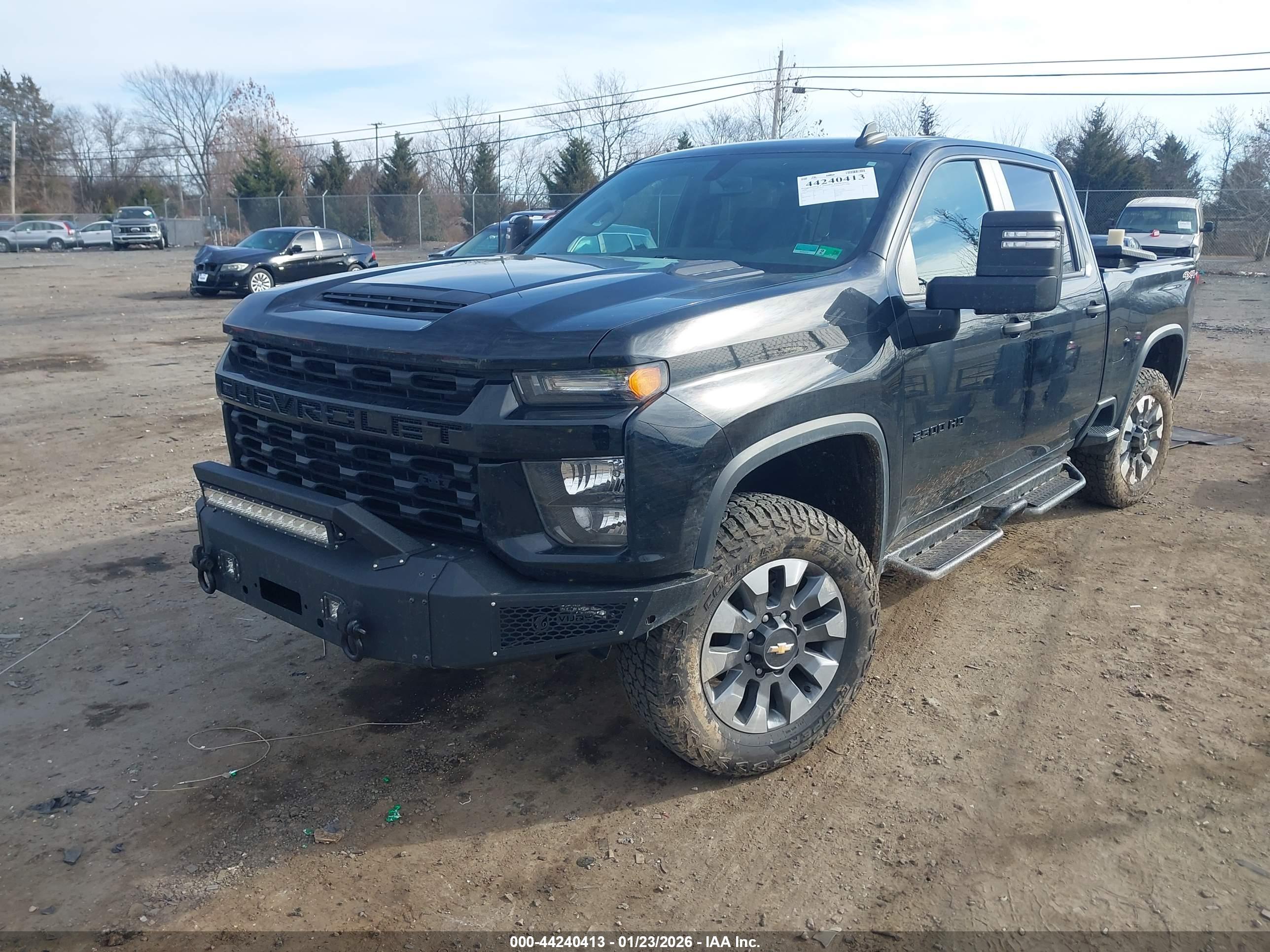 CHEVROLET SILVERADO image 2