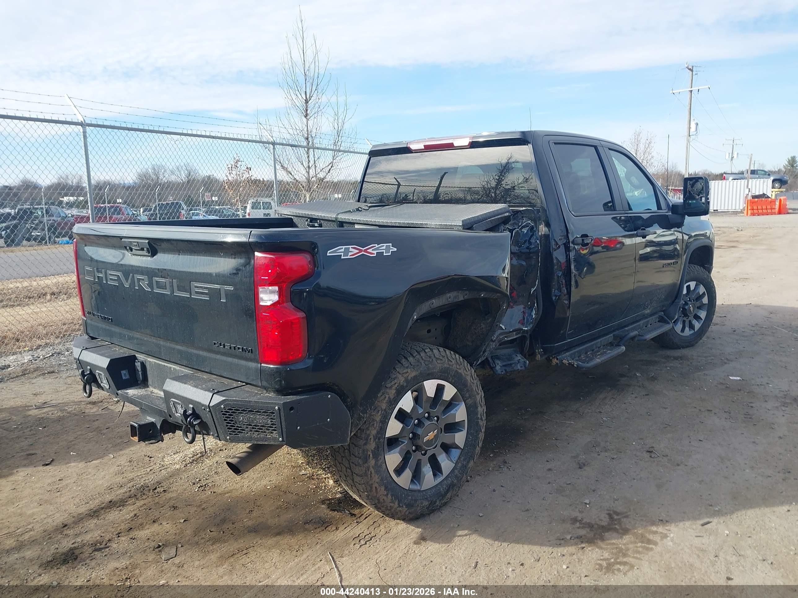 CHEVROLET SILVERADO image 4