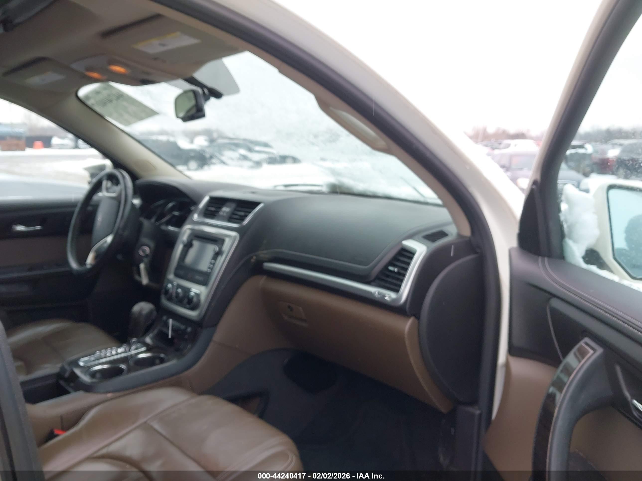 GMC ACADIA image 5
