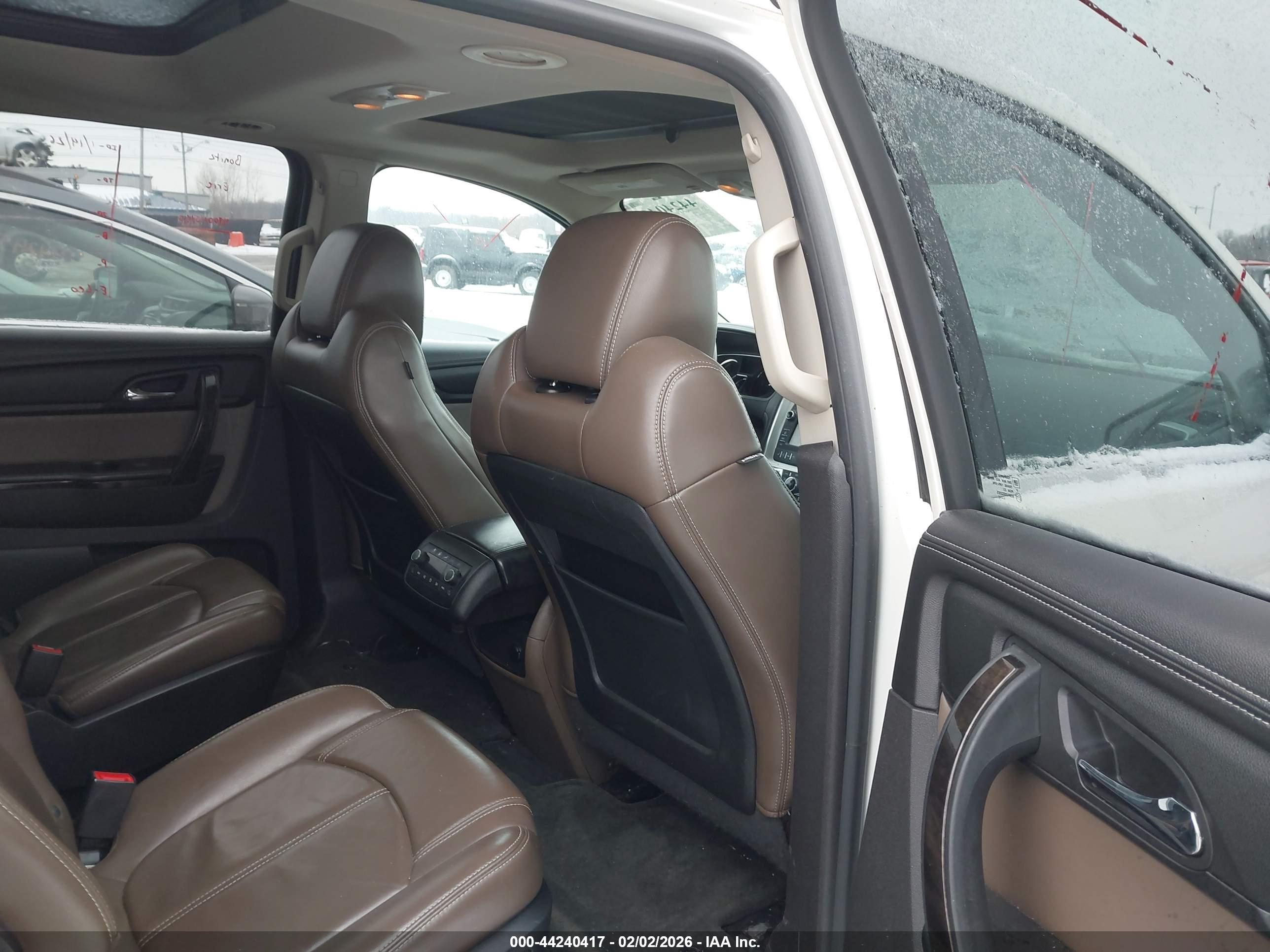 GMC ACADIA image 8