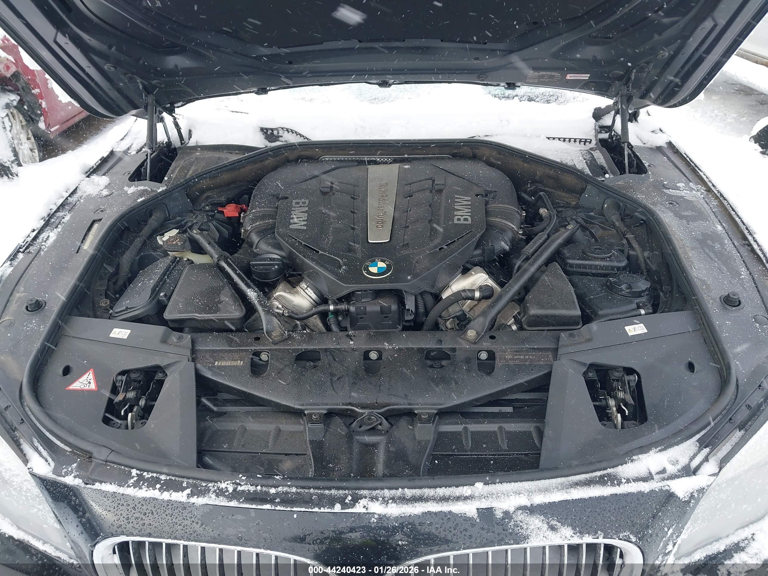 BMW 750I image 10