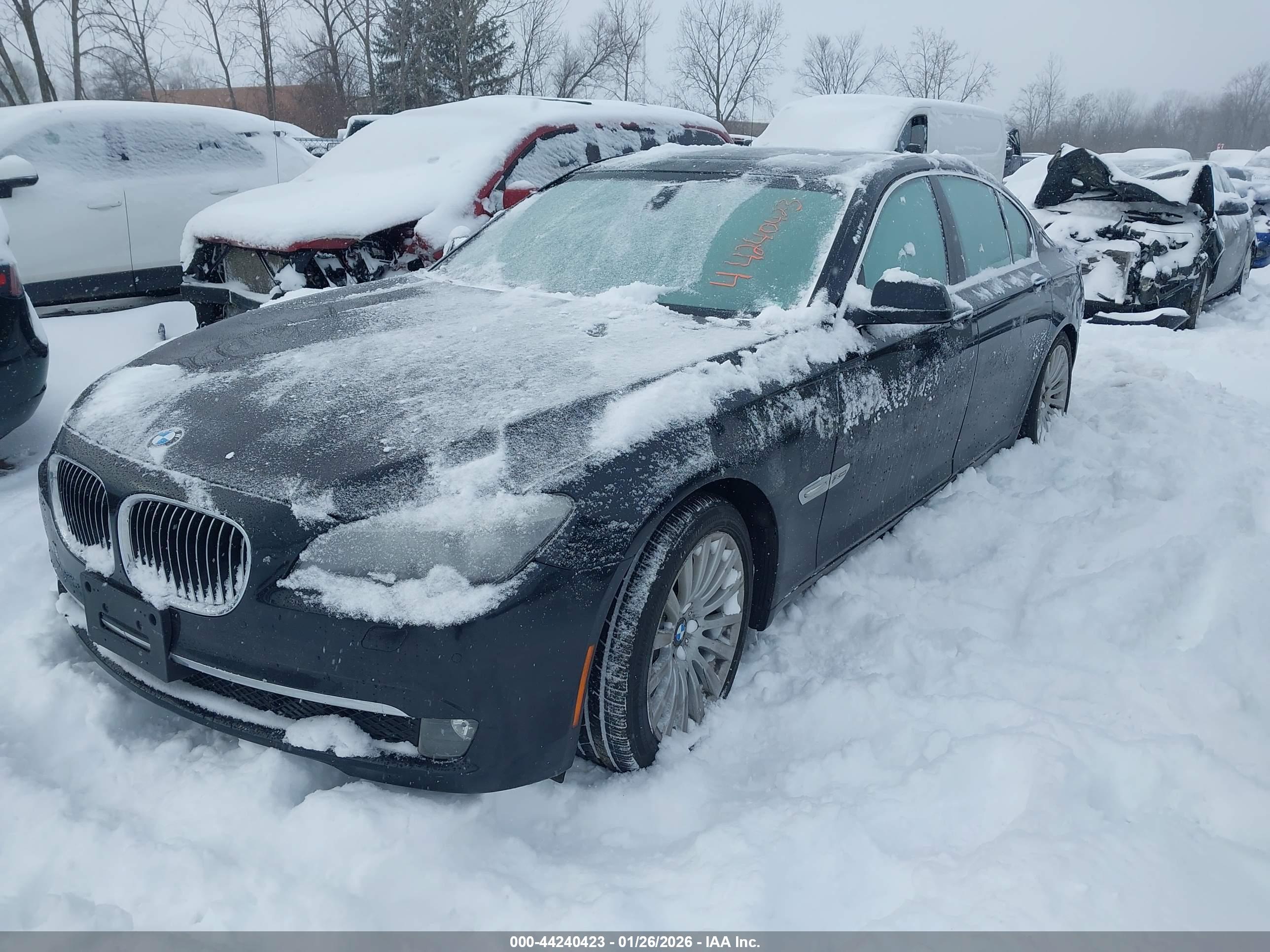 BMW 750I image 2