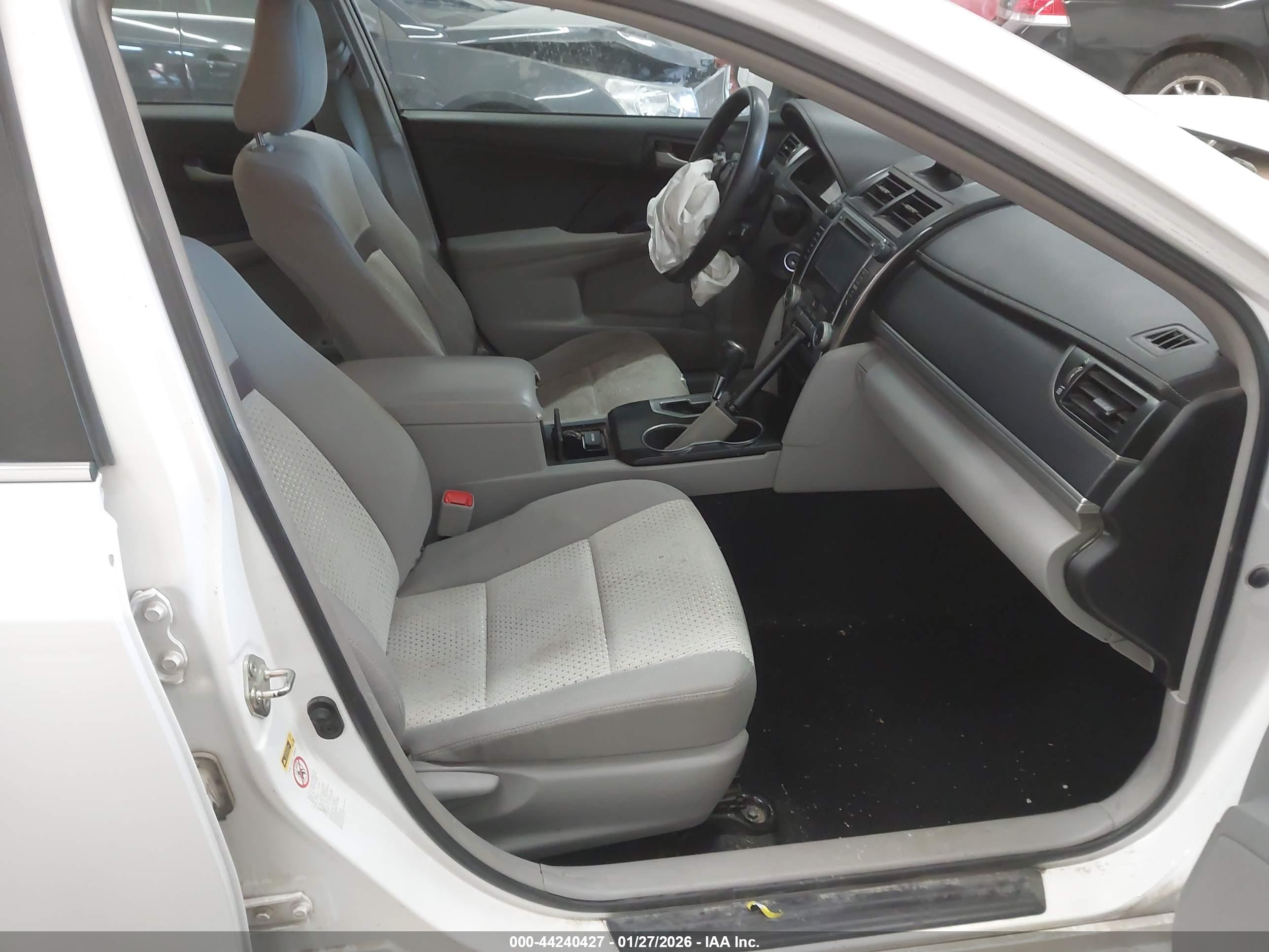 TOYOTA CAMRY image 5