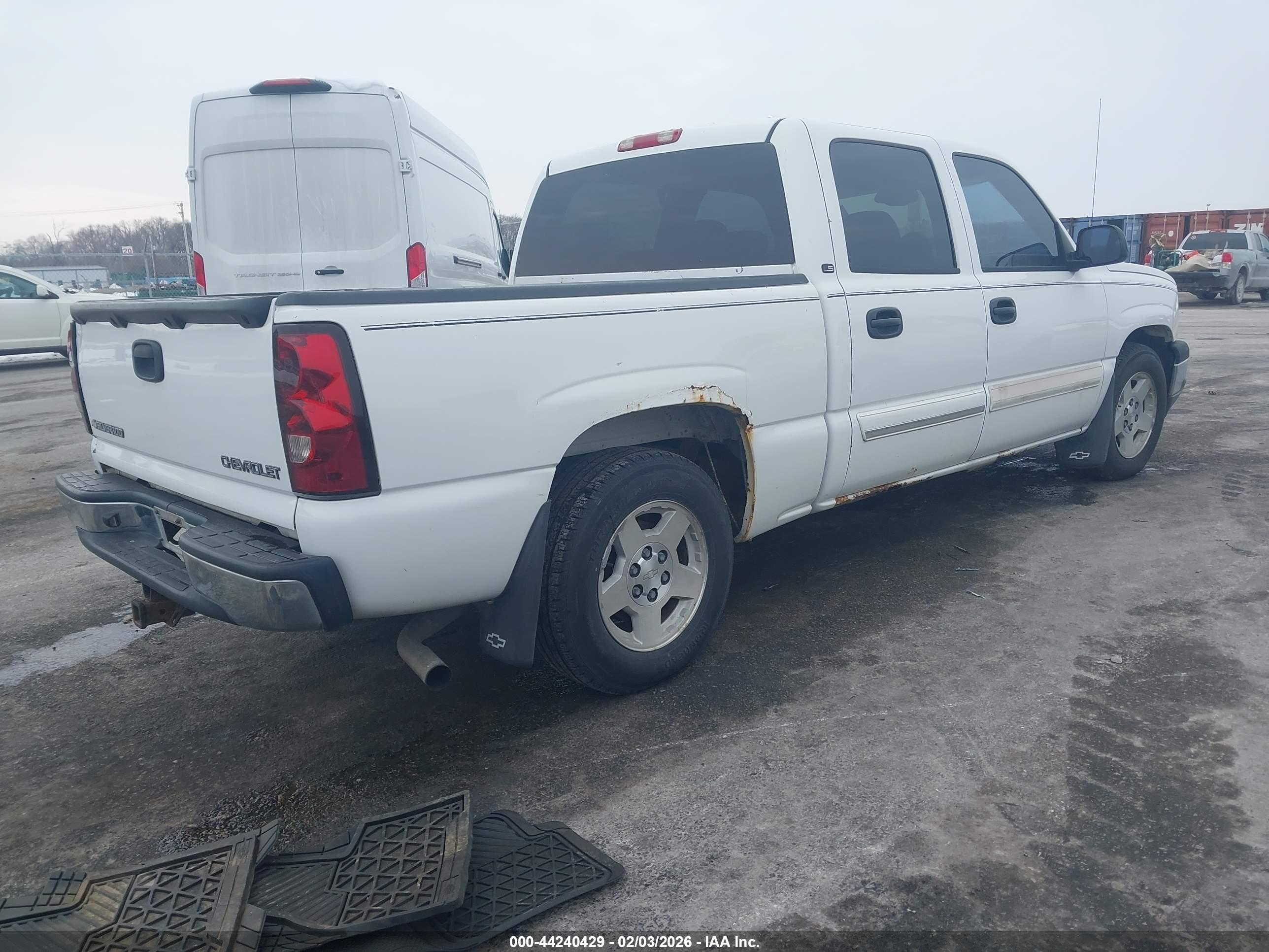 CHEVROLET SILVERADO image 4