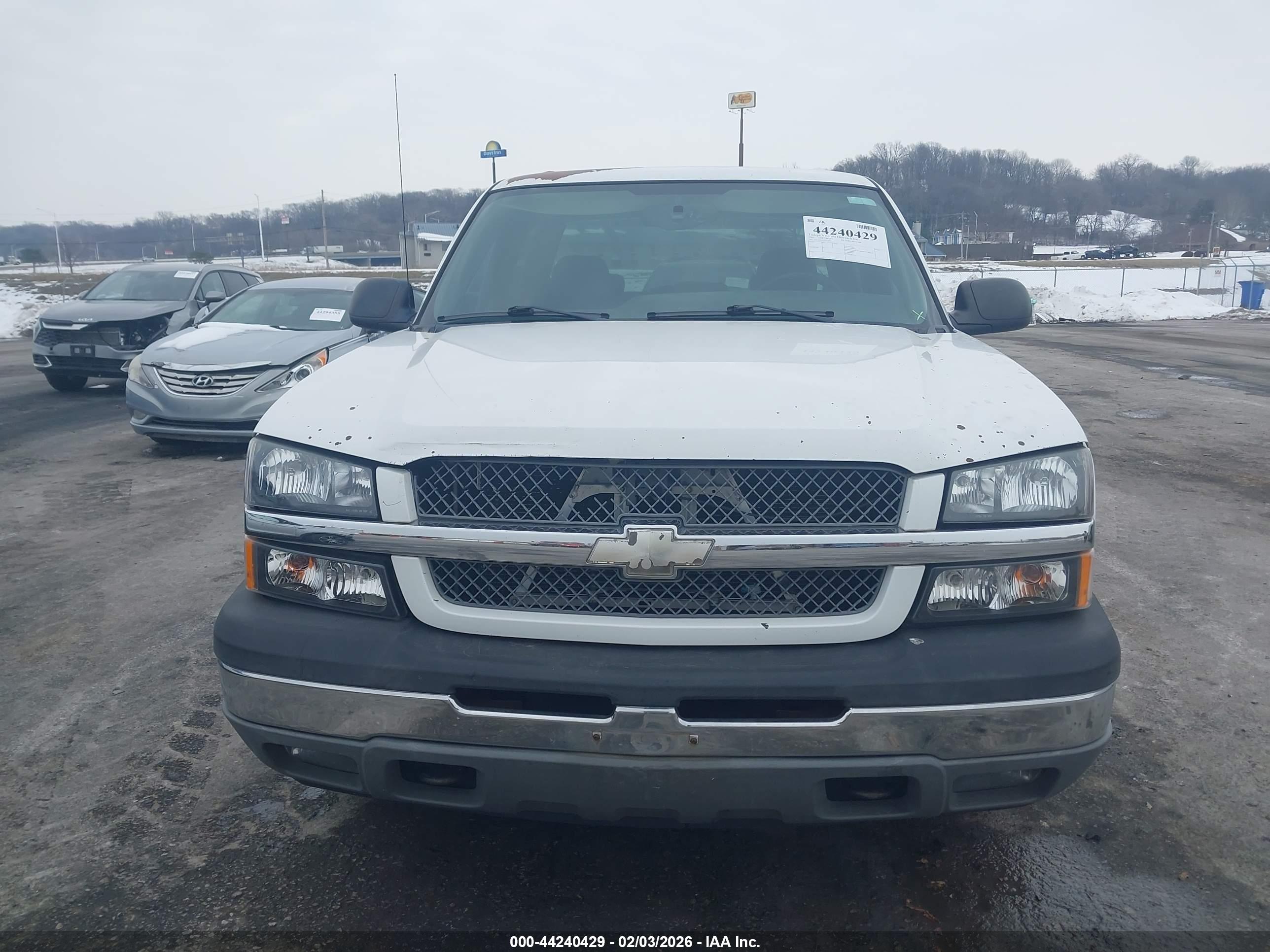 CHEVROLET SILVERADO image 6