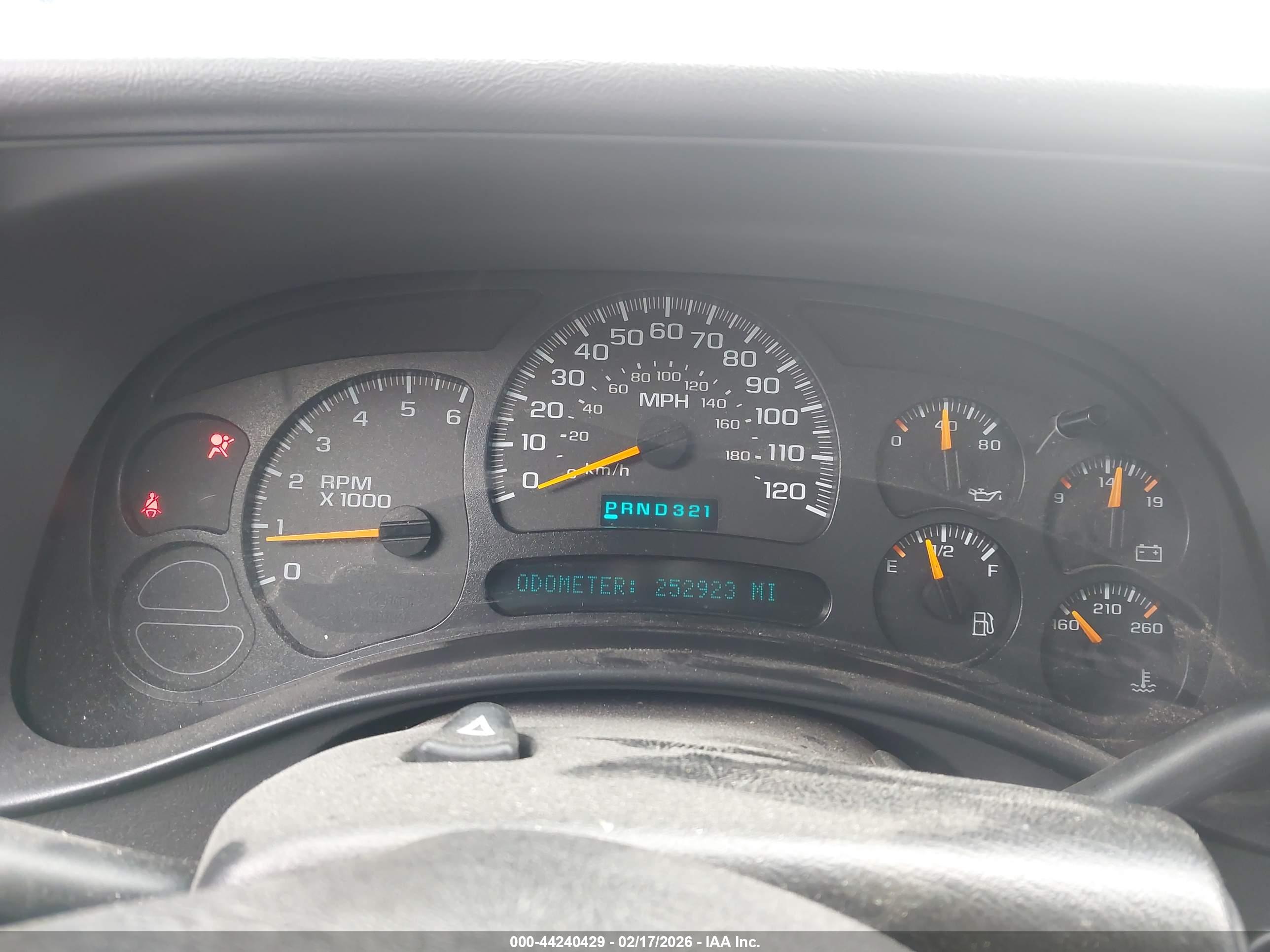 CHEVROLET SILVERADO image 7
