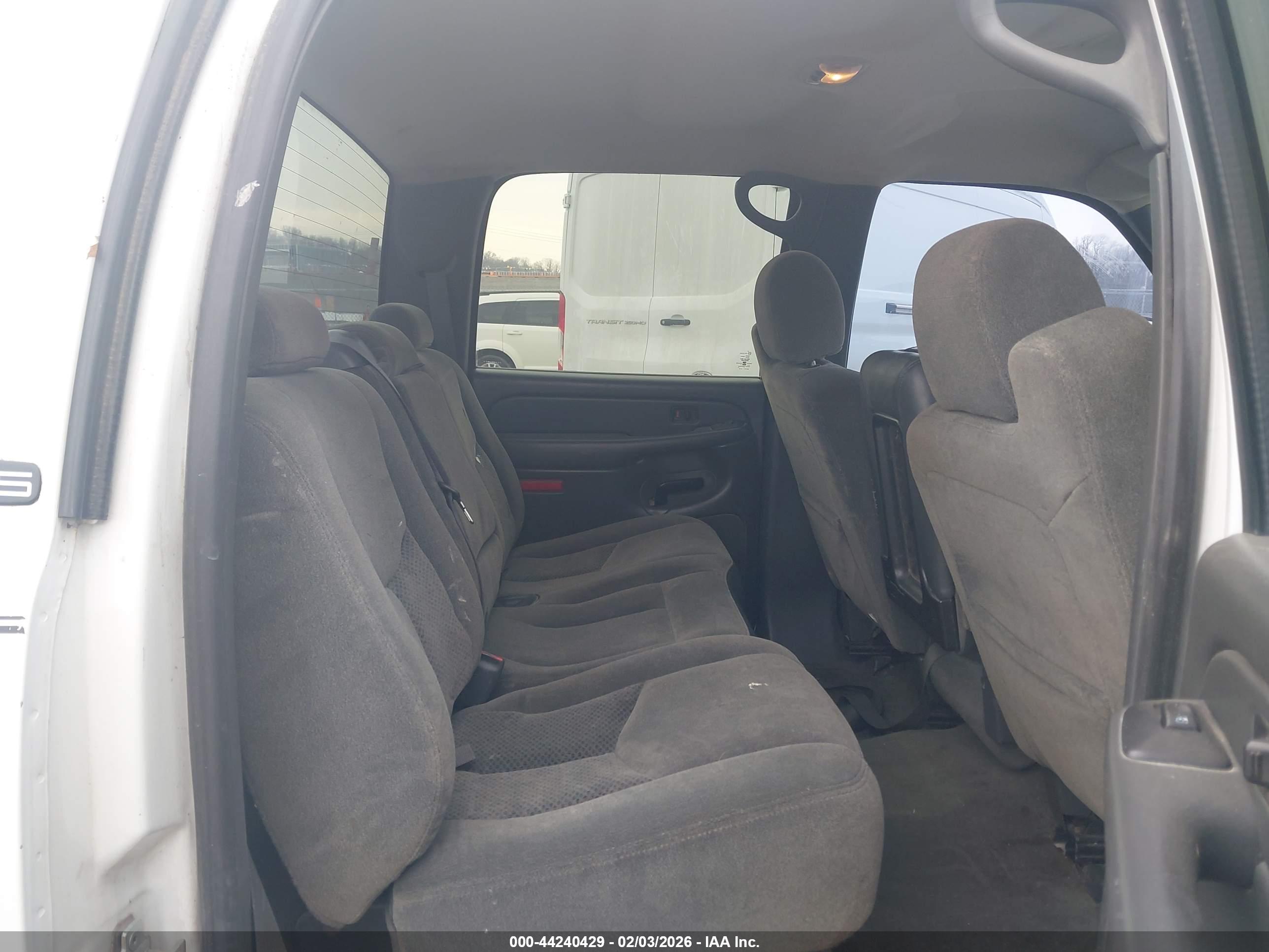 CHEVROLET SILVERADO image 8