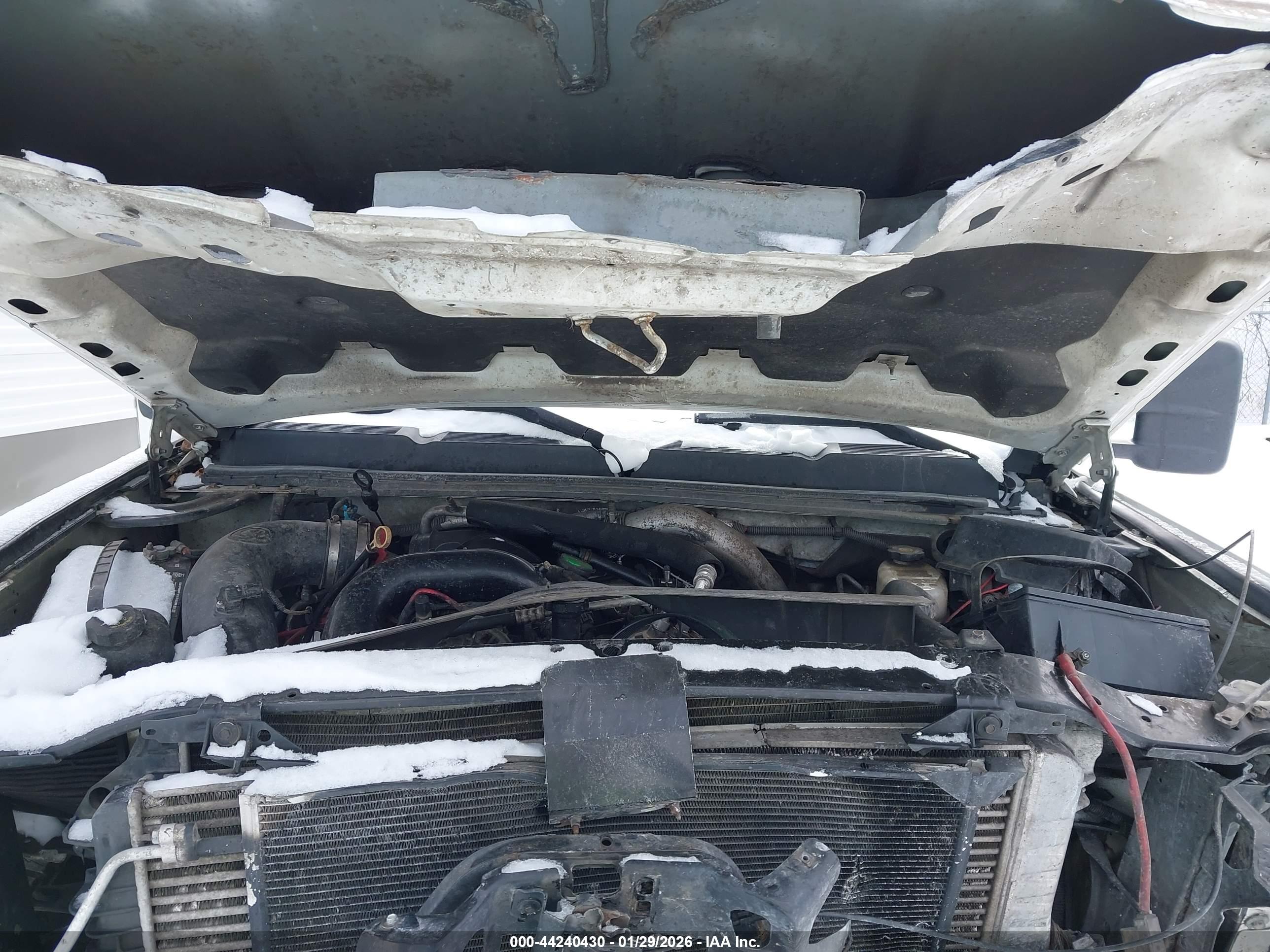CHEVROLET SILVERADO image 10