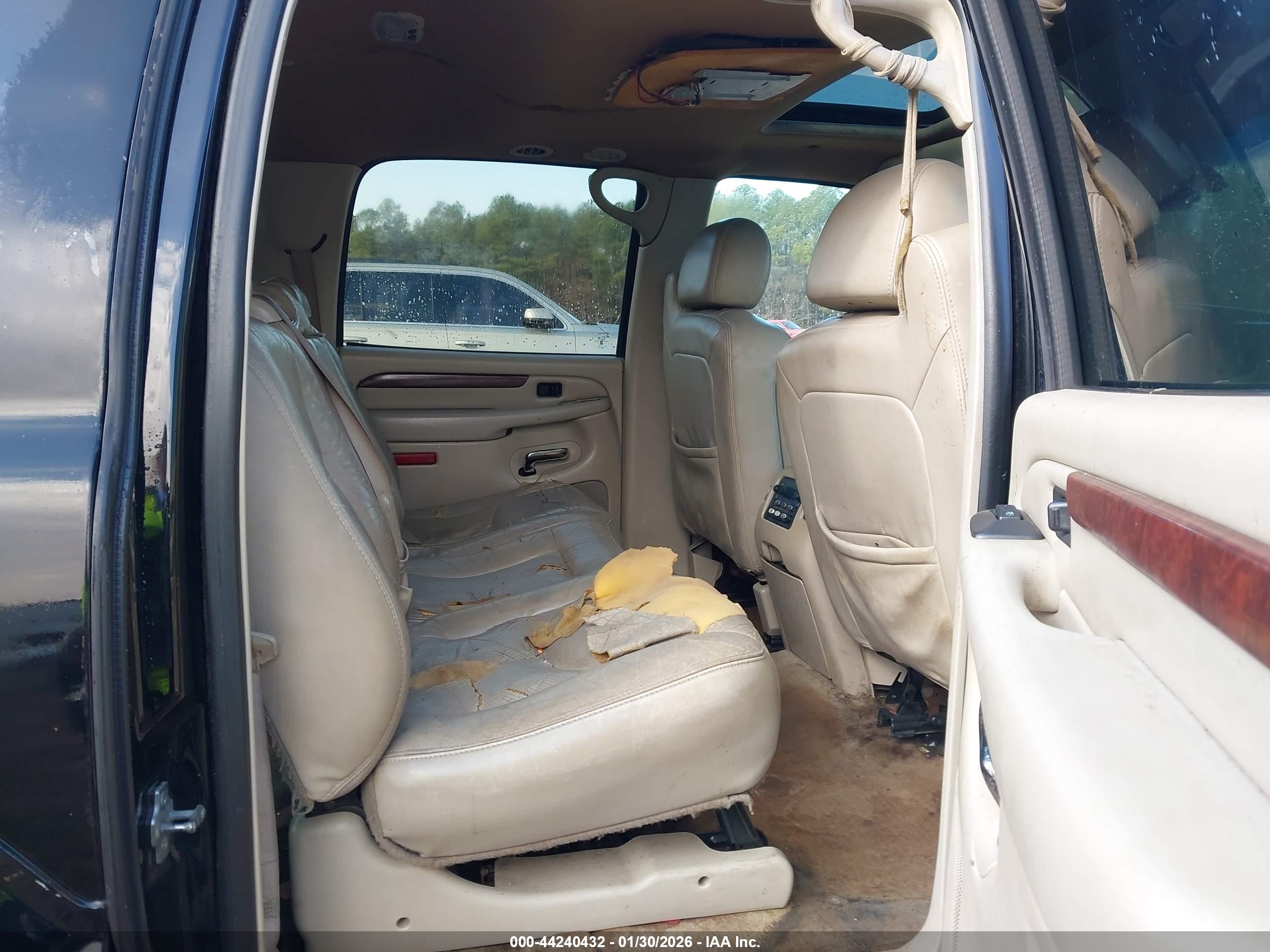 CADILLAC ESCALADE image 8