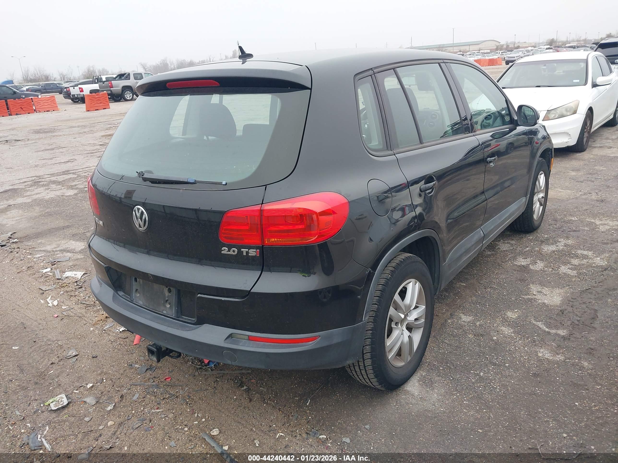 VOLKSWAGEN TIGUAN image 4