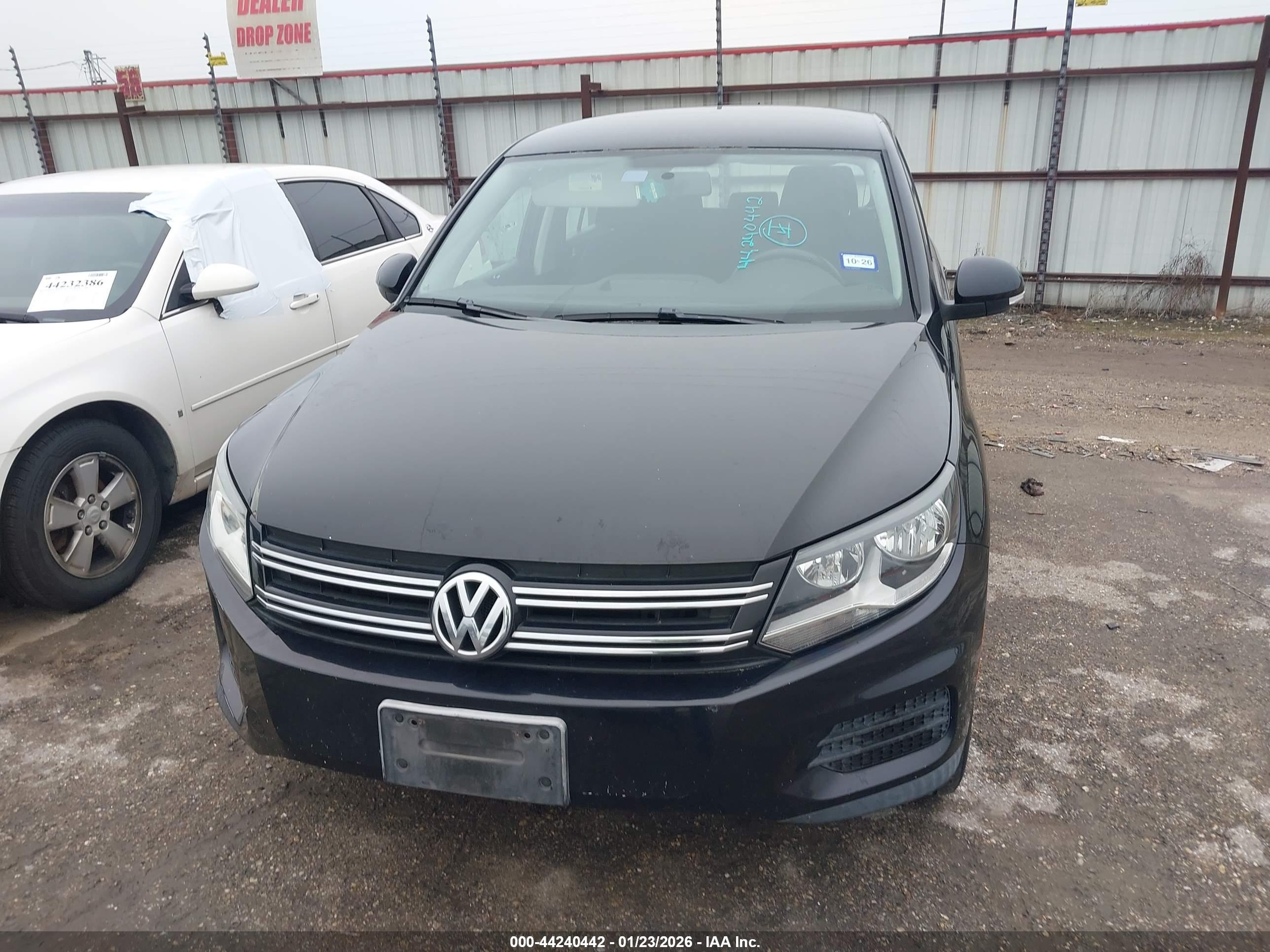 VOLKSWAGEN TIGUAN image 6