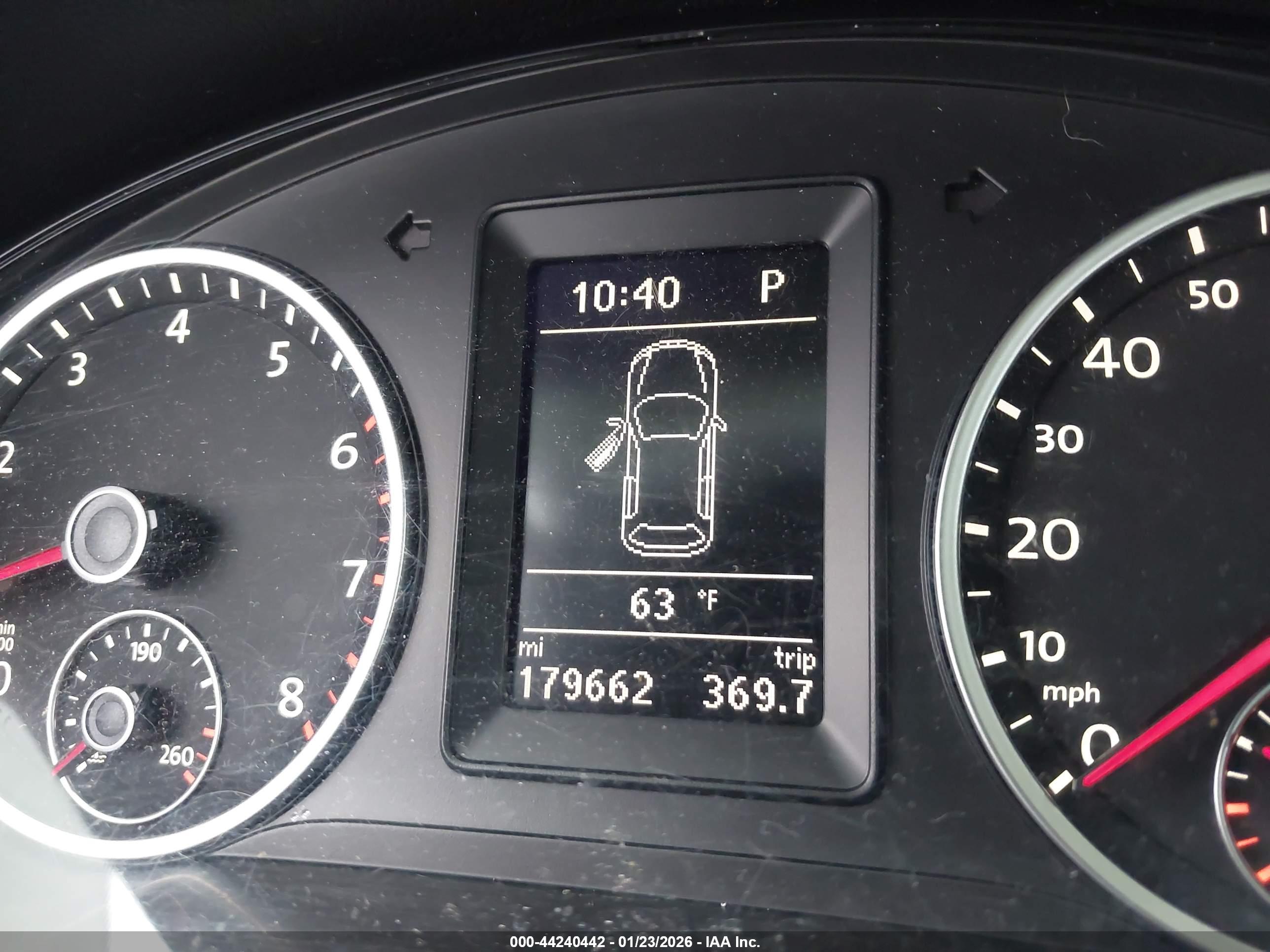 VOLKSWAGEN TIGUAN image 7