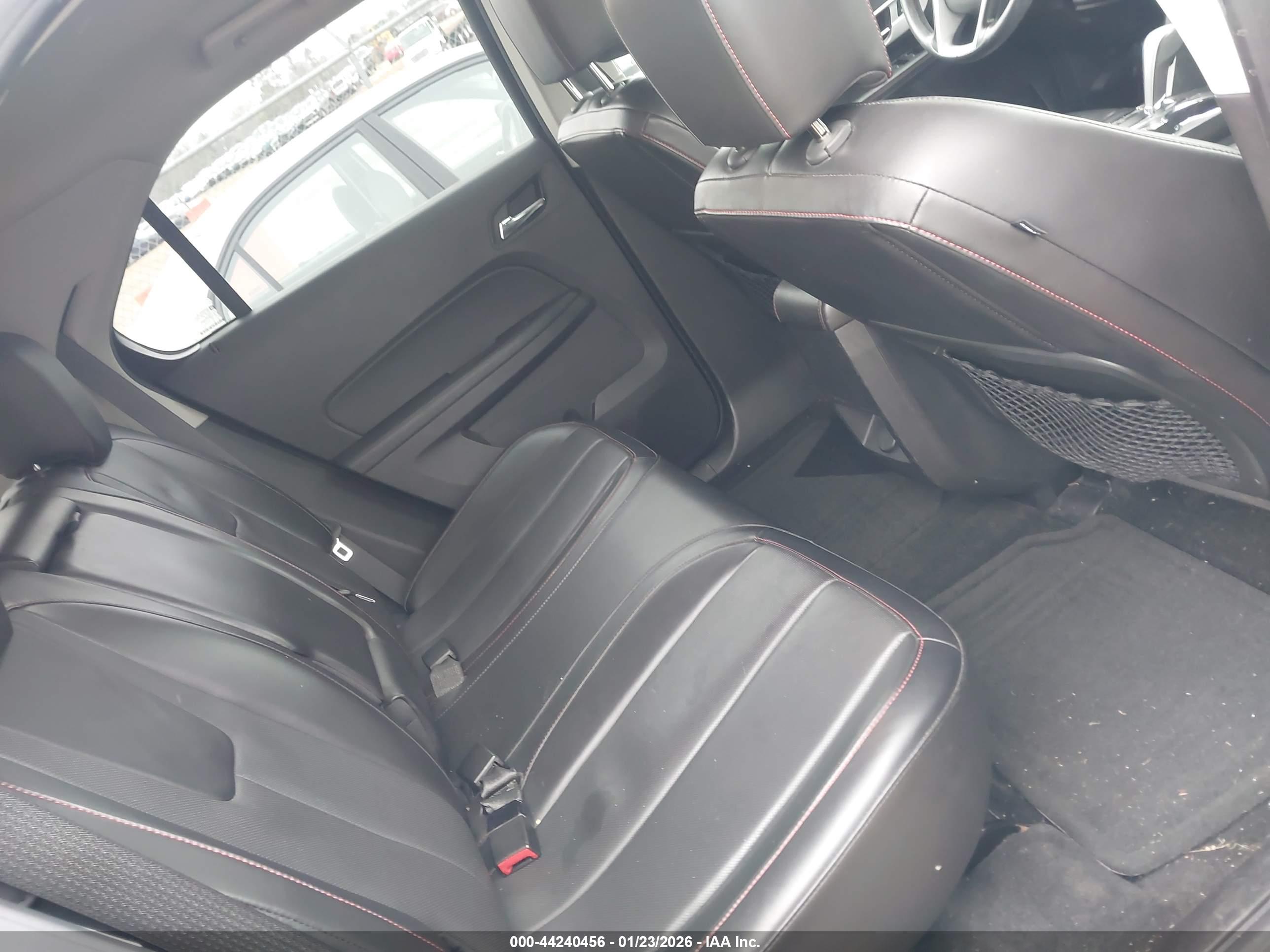 CHEVROLET EQUINOX image 8