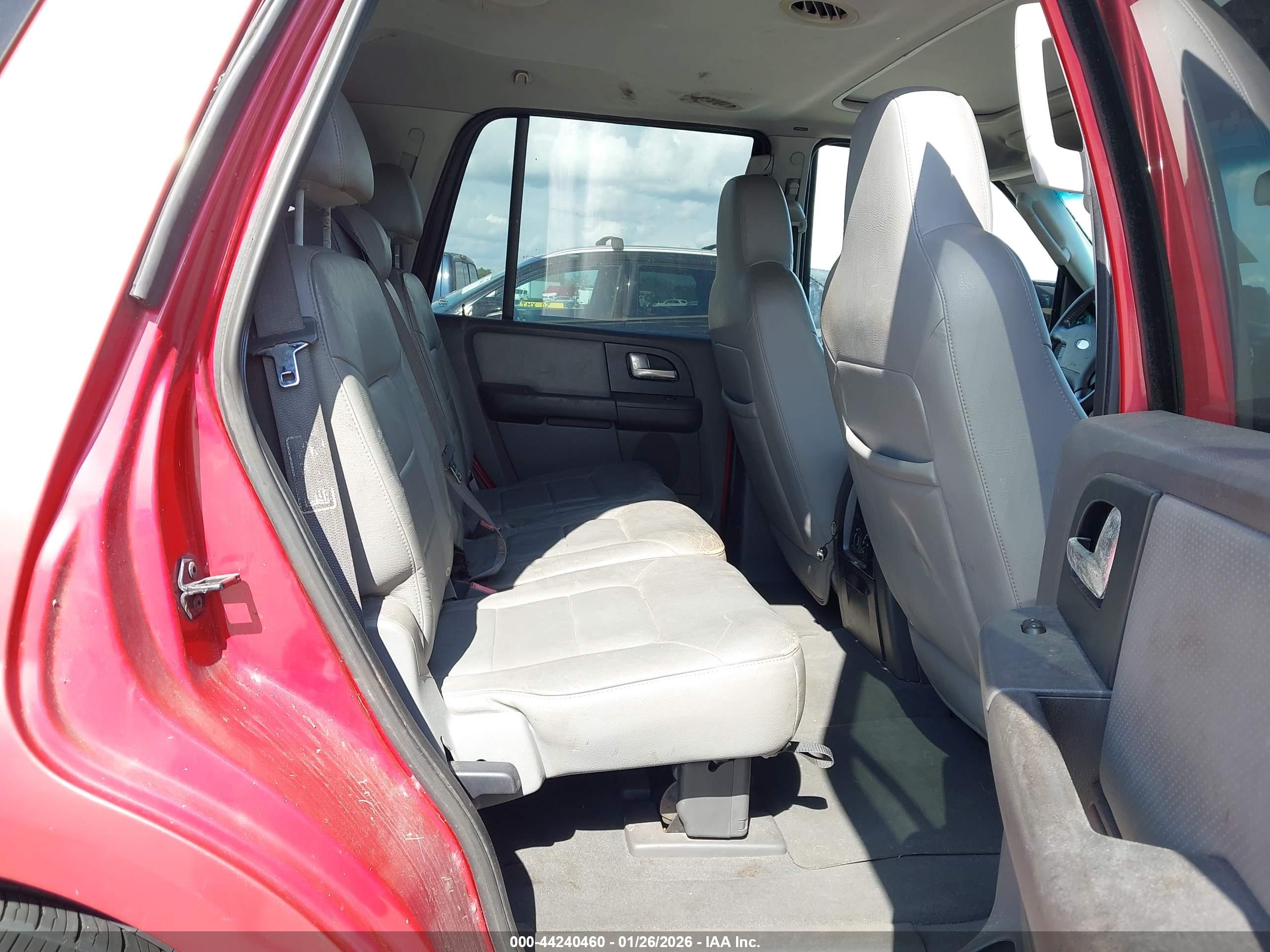 FORD EXPEDITION image 8