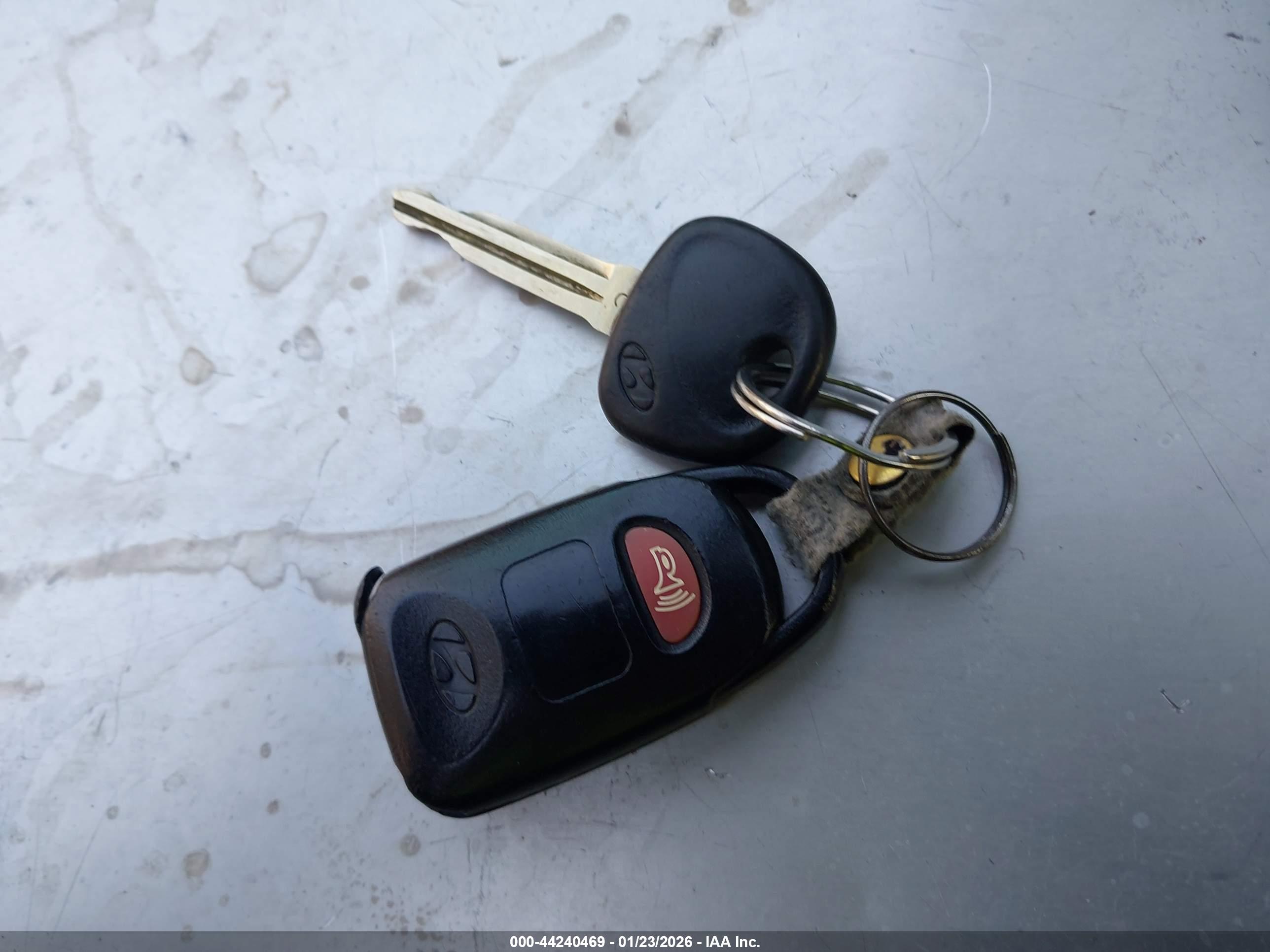 HYUNDAI ELANTRA image 11