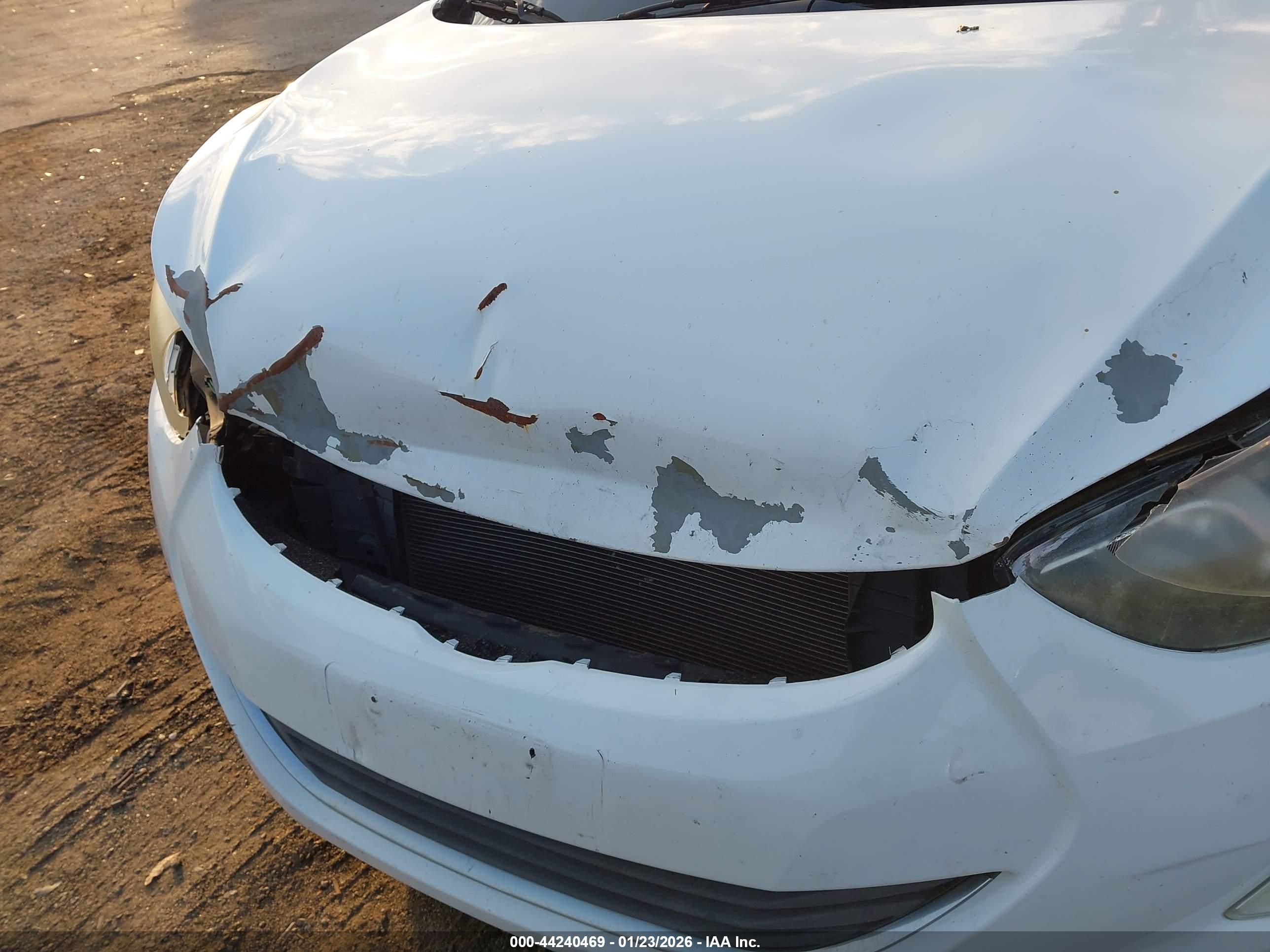 HYUNDAI ELANTRA image 6