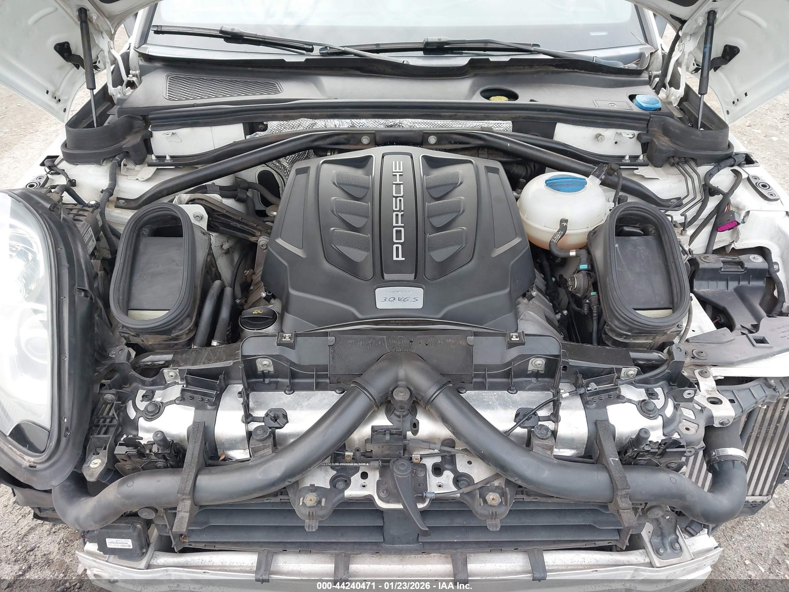 PORSCHE MACAN image 10