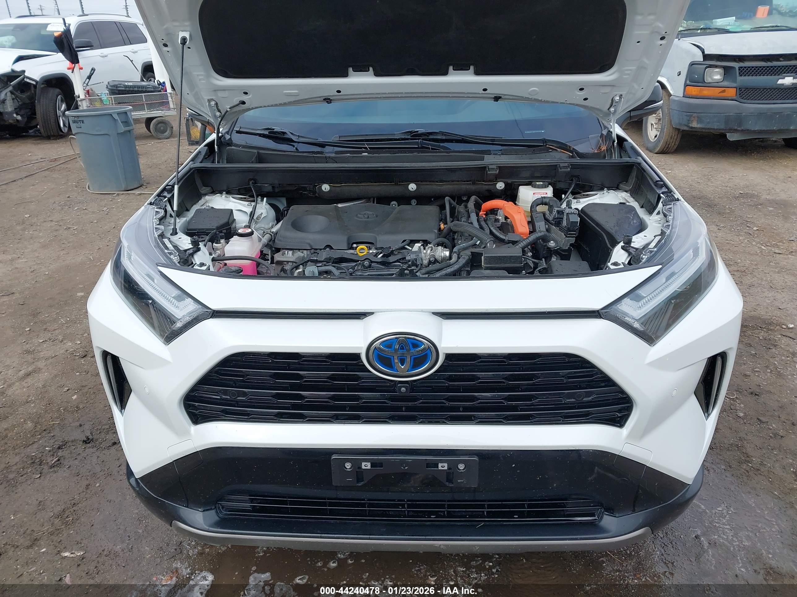 TOYOTA RAV4 image 10