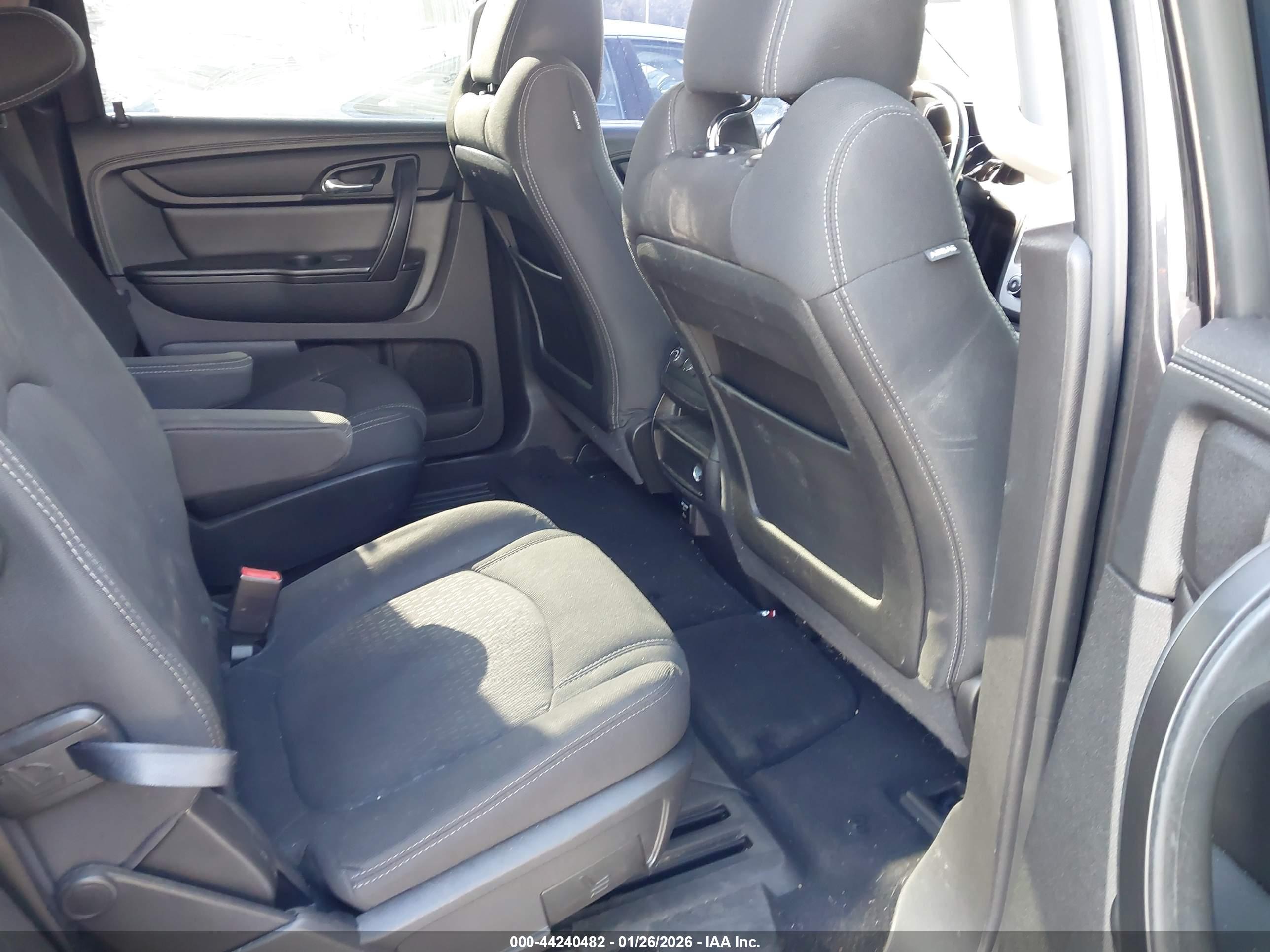 GMC ACADIA image 8