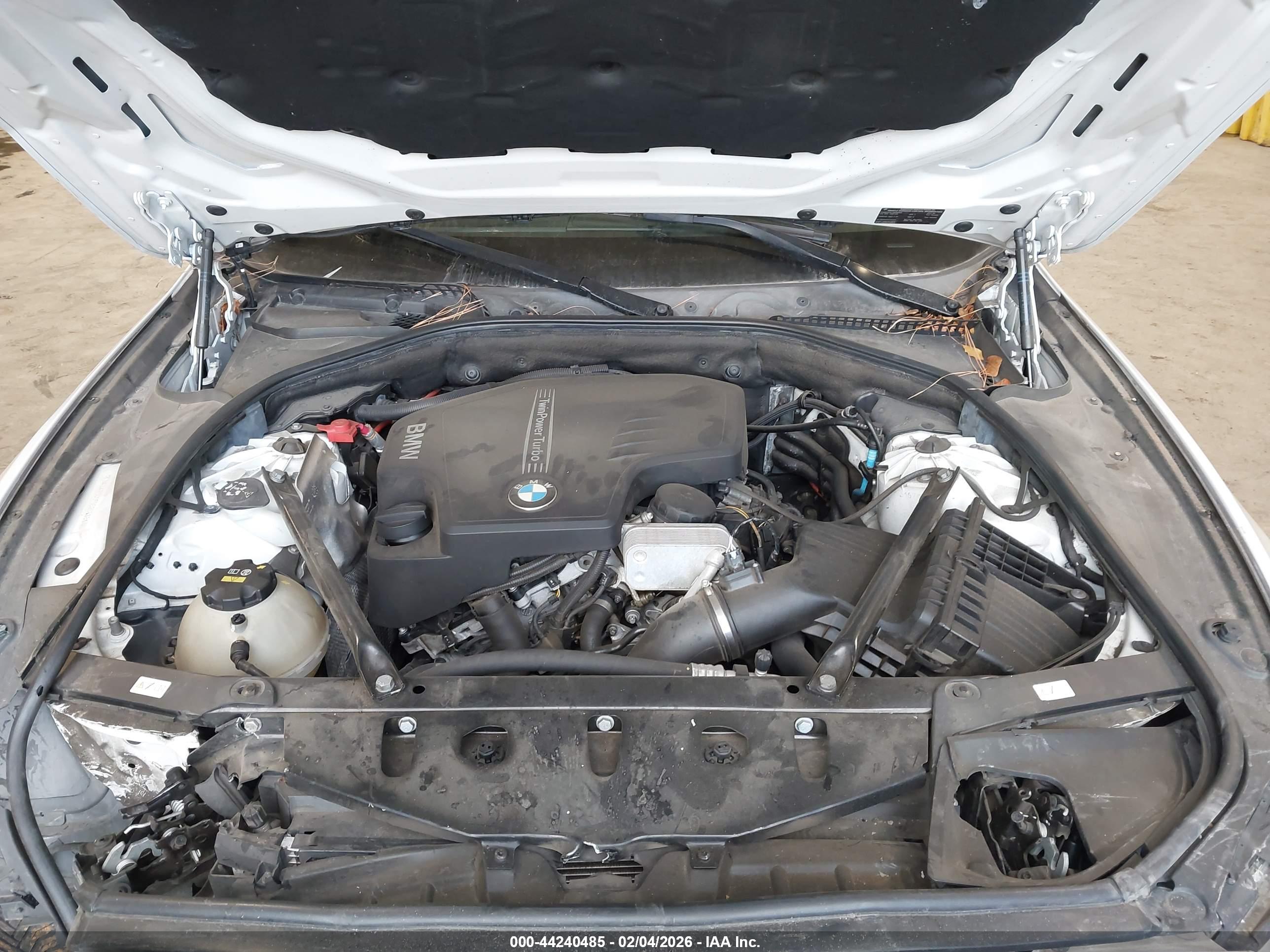 BMW 528I image 10
