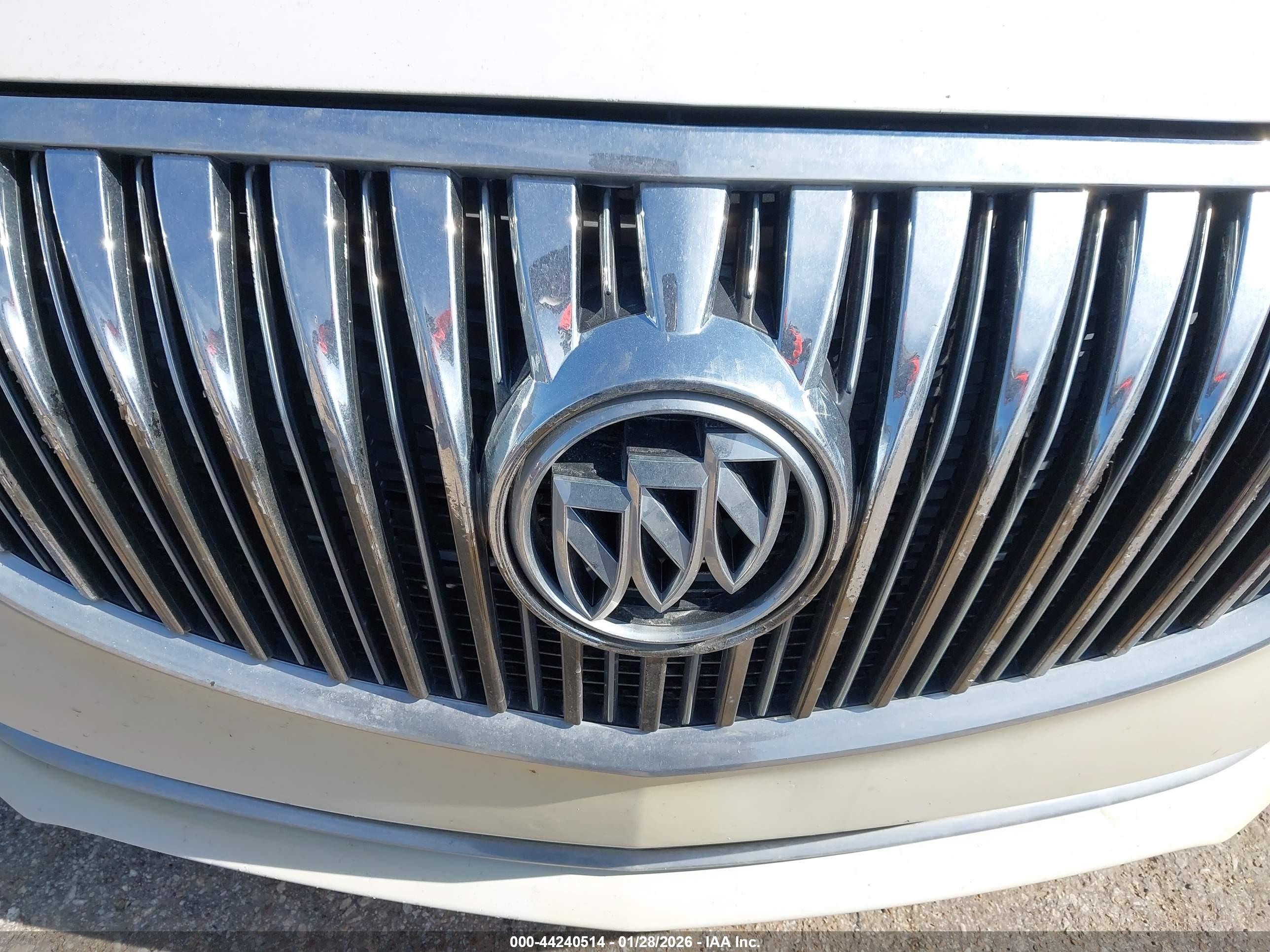 BUICK LACROSSE image 6