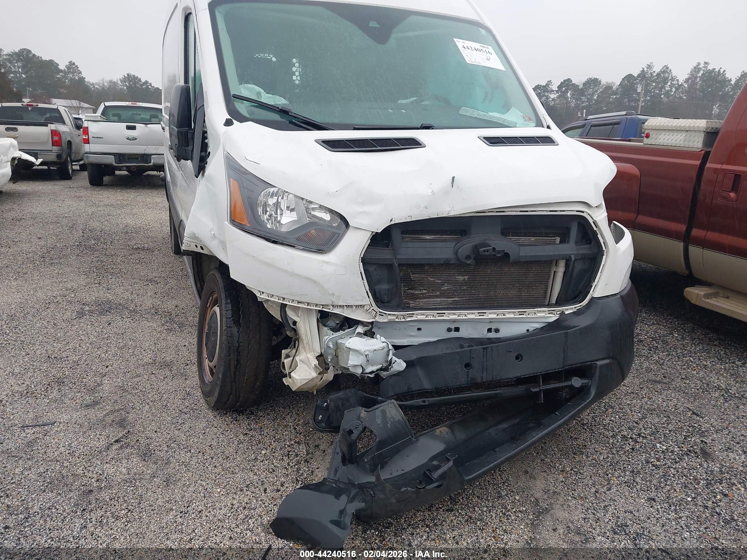 FORD TRANSIT-250 image 6