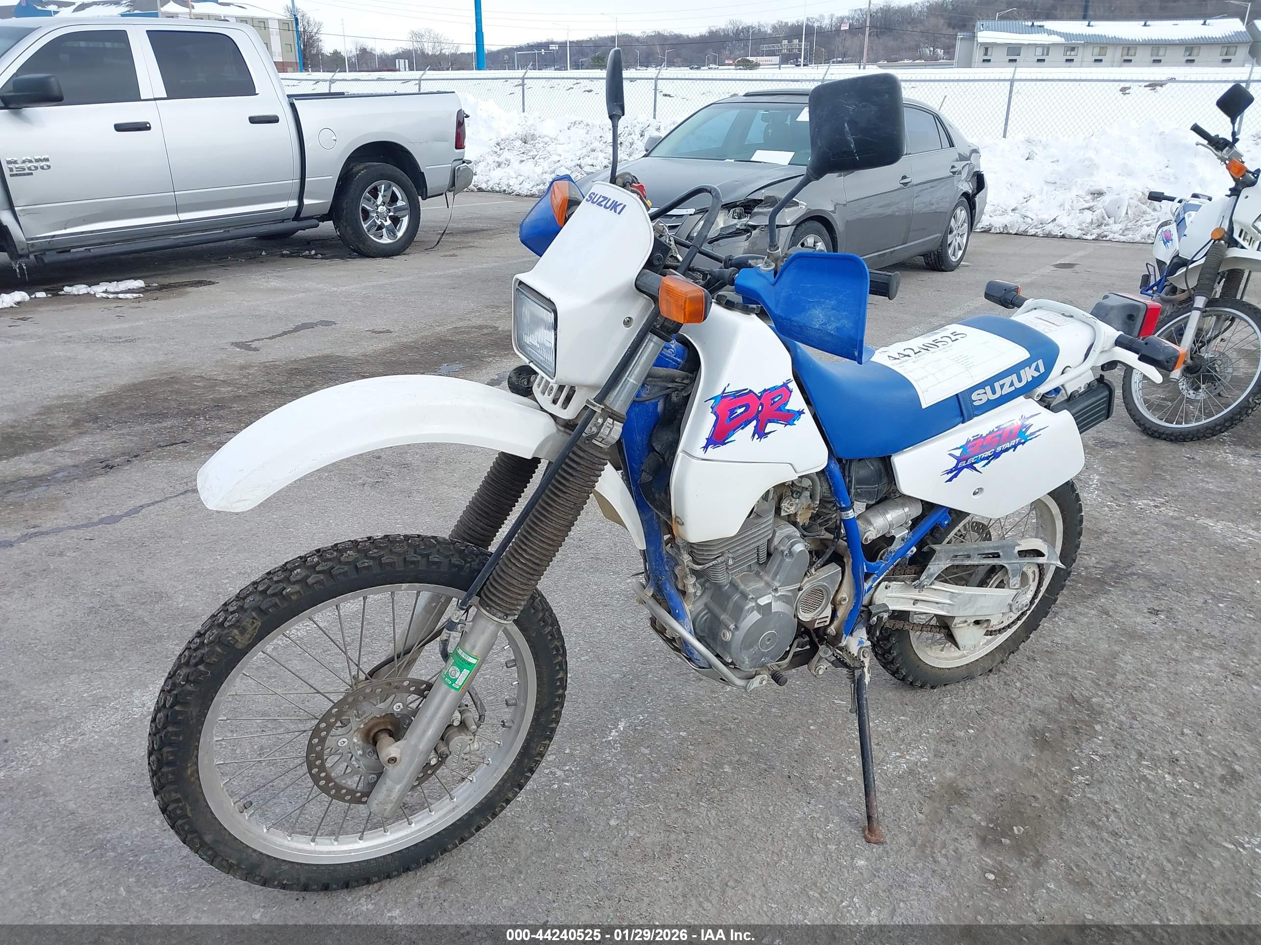 SUZUKI DR350 image 2
