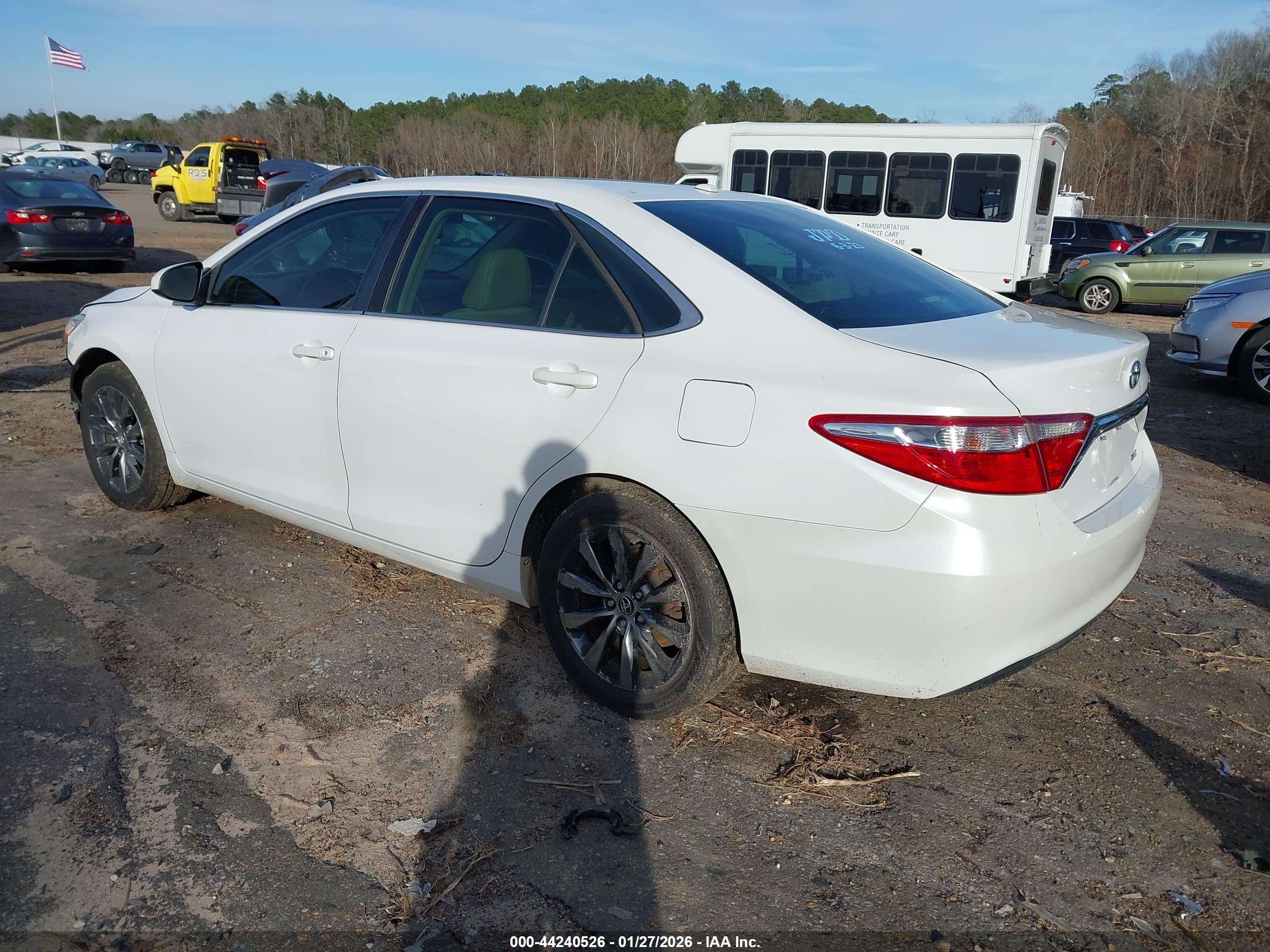 TOYOTA CAMRY image 3