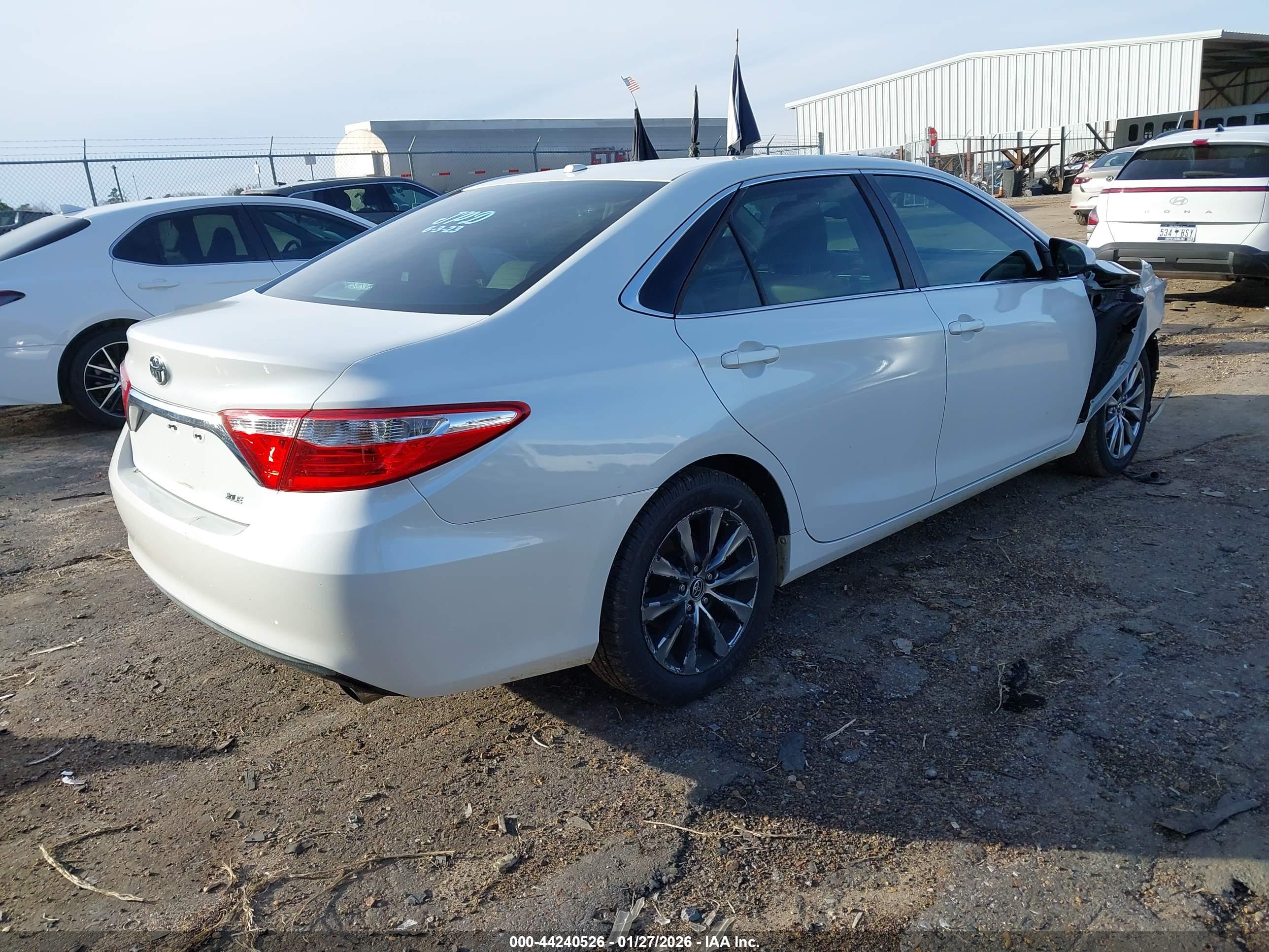 TOYOTA CAMRY image 4