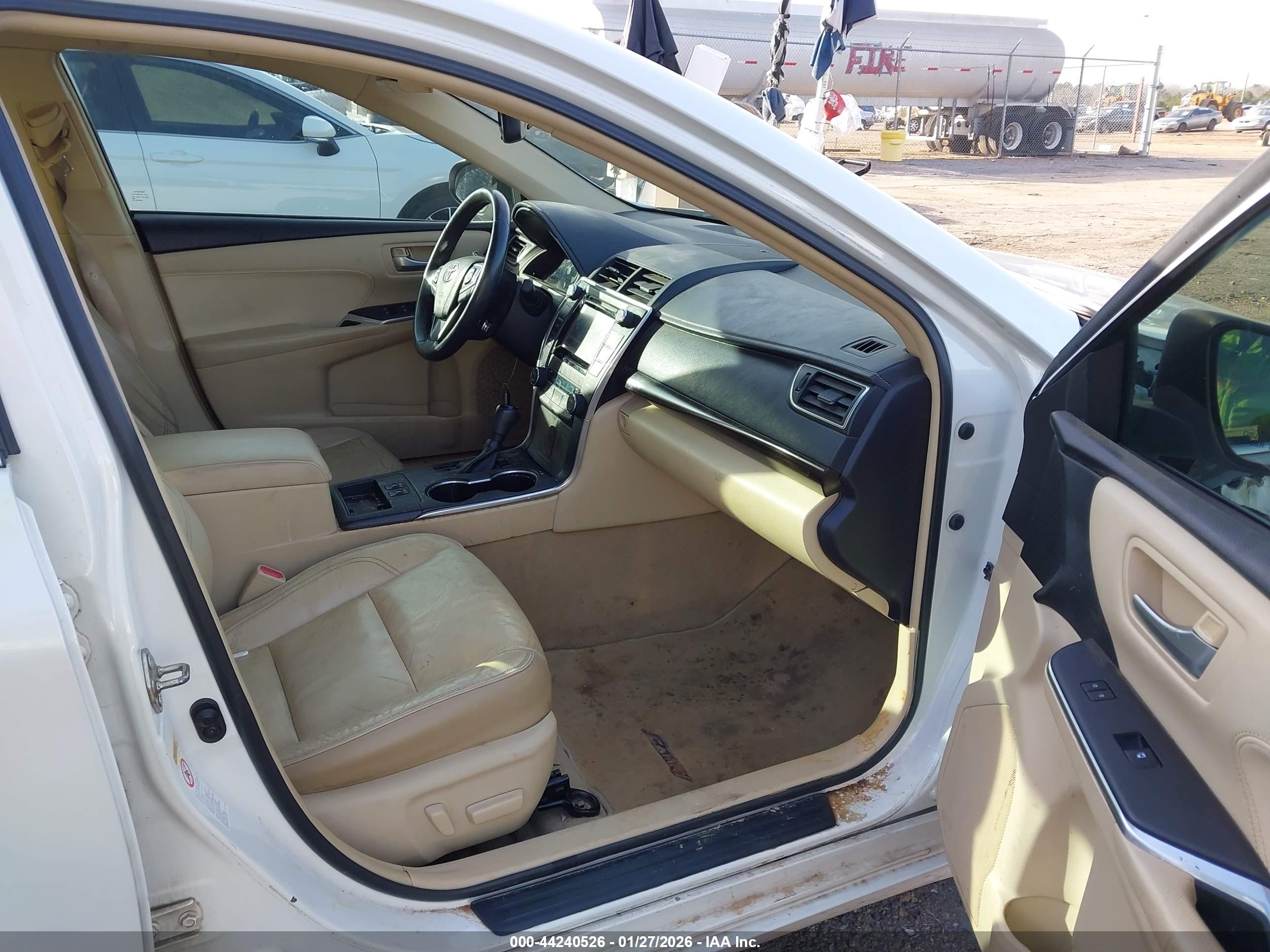 TOYOTA CAMRY image 5