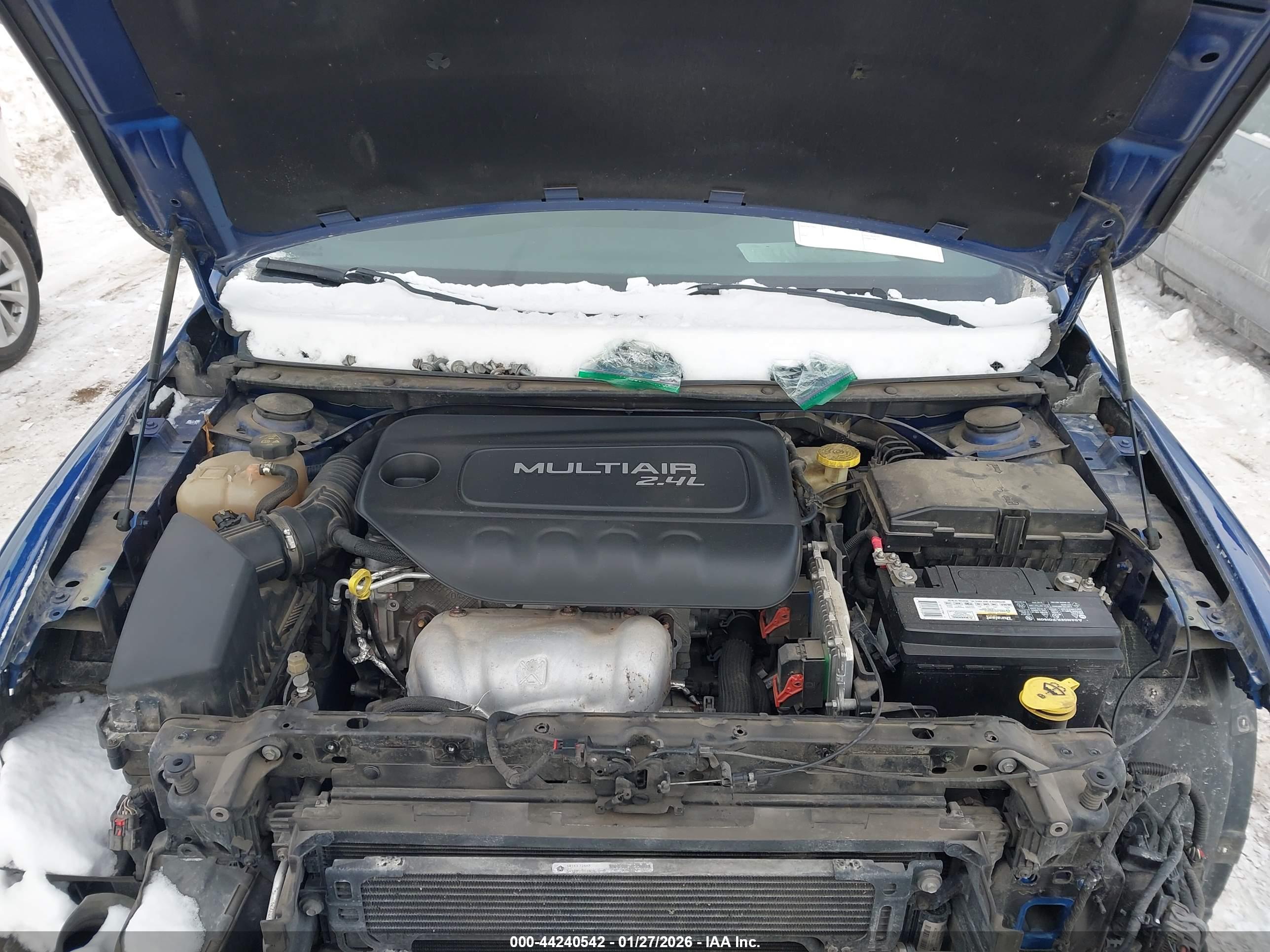 CHRYSLER 200 image 10