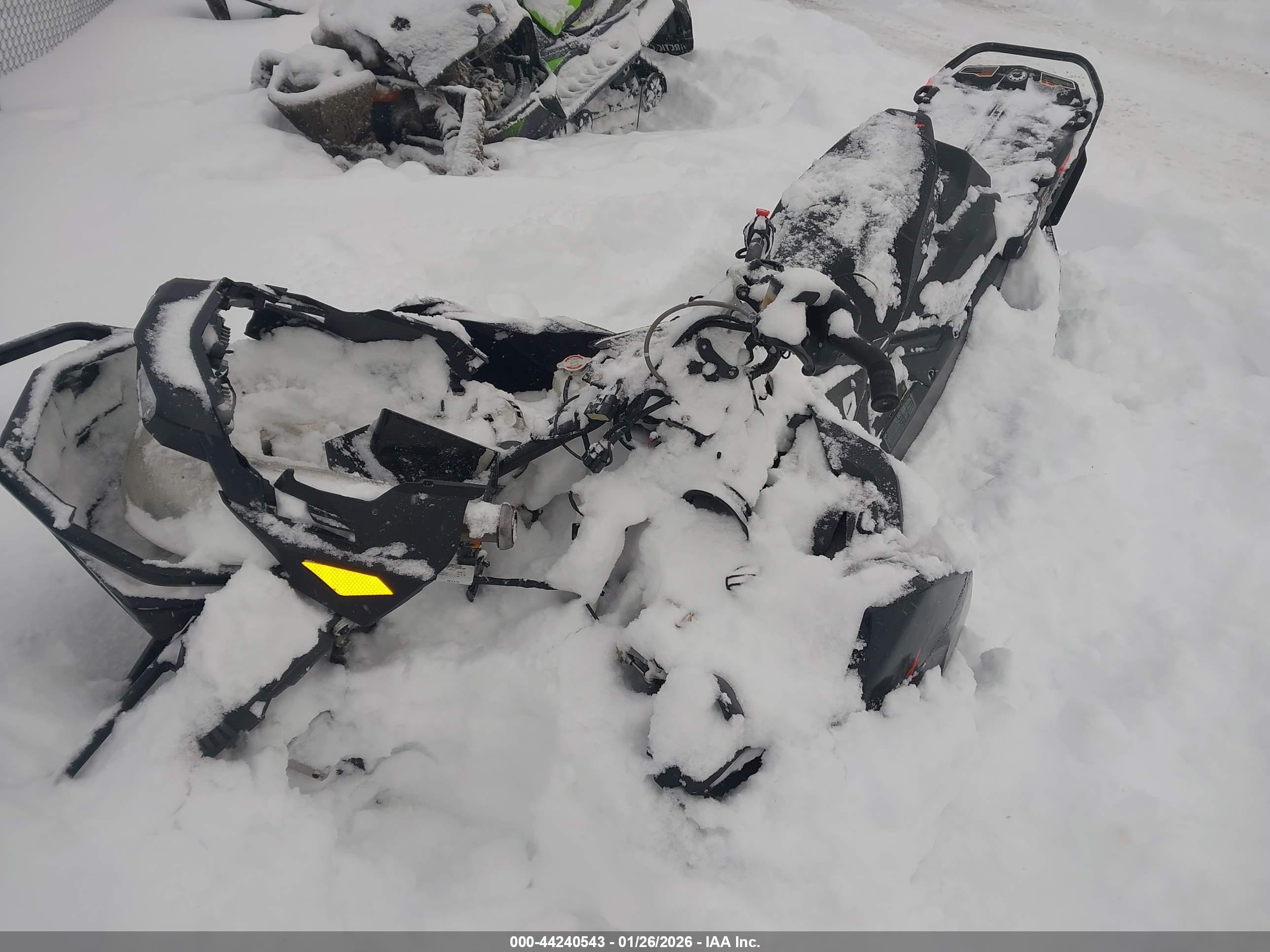 SKI-DOO RENEGADE image 2