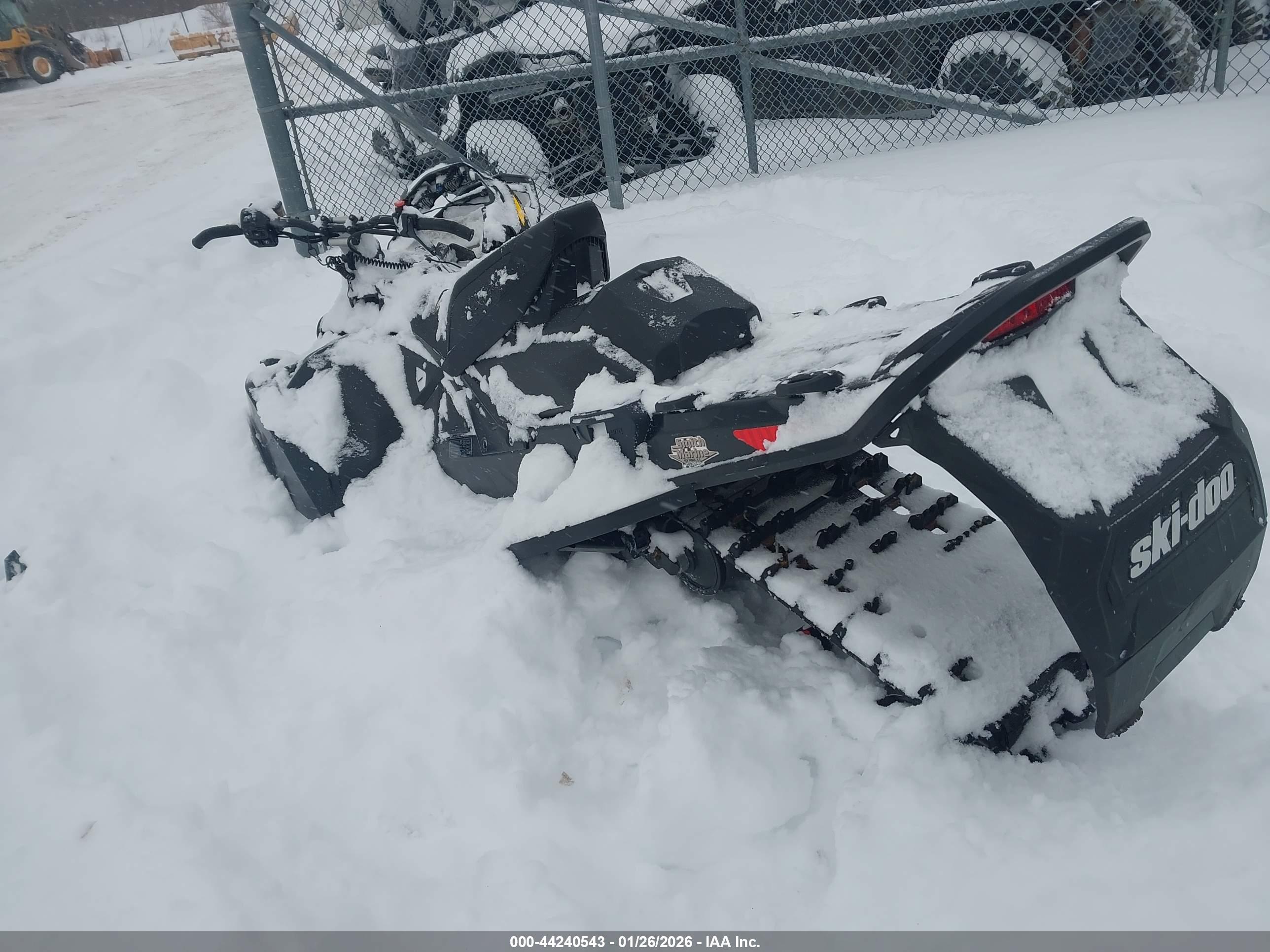 SKI-DOO RENEGADE image 3